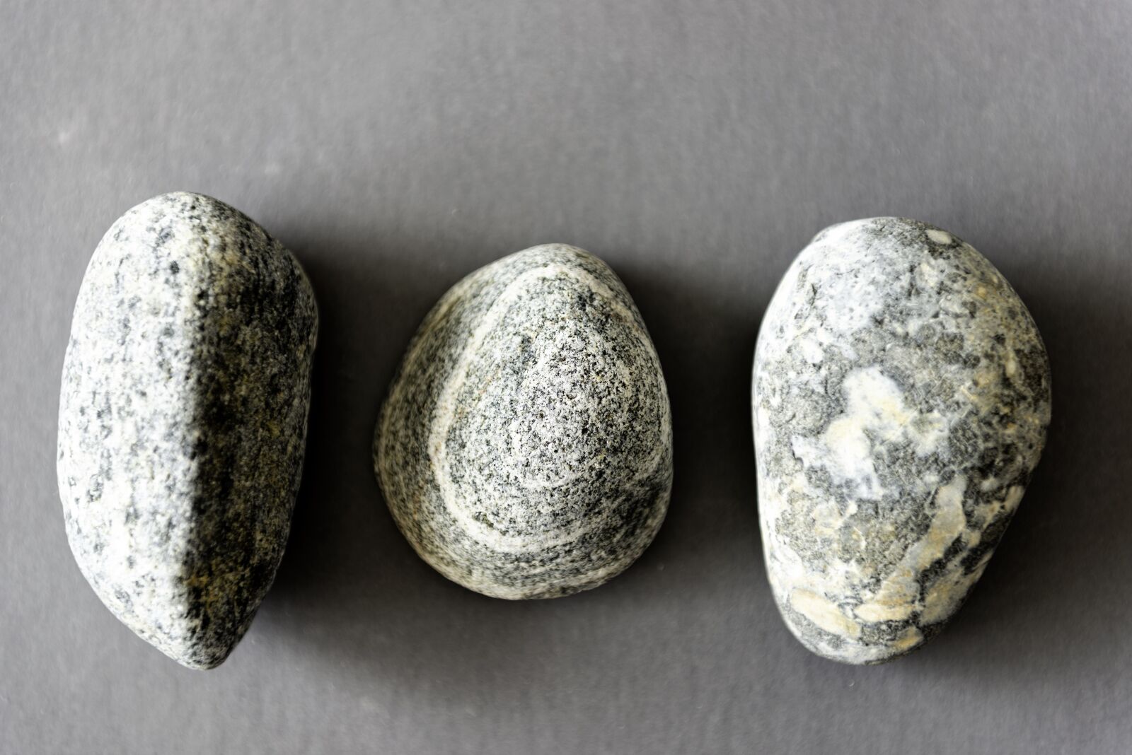 Nikon D610 sample photo. Sea, stones, rocks photography