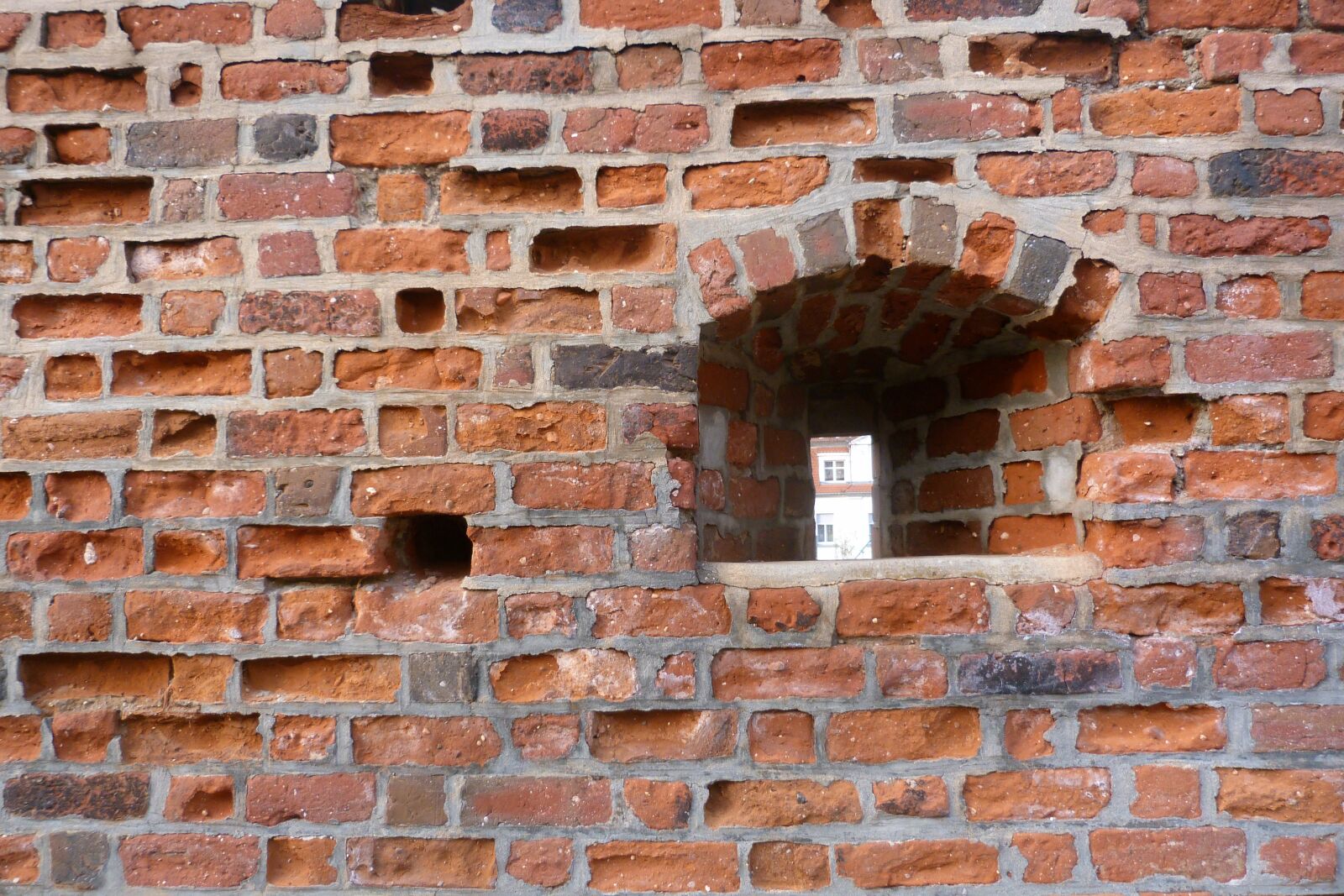 Panasonic Lumix DMC-FZ40 (Lumix DMC-FZ45) sample photo. Masonry, city wall, historically photography