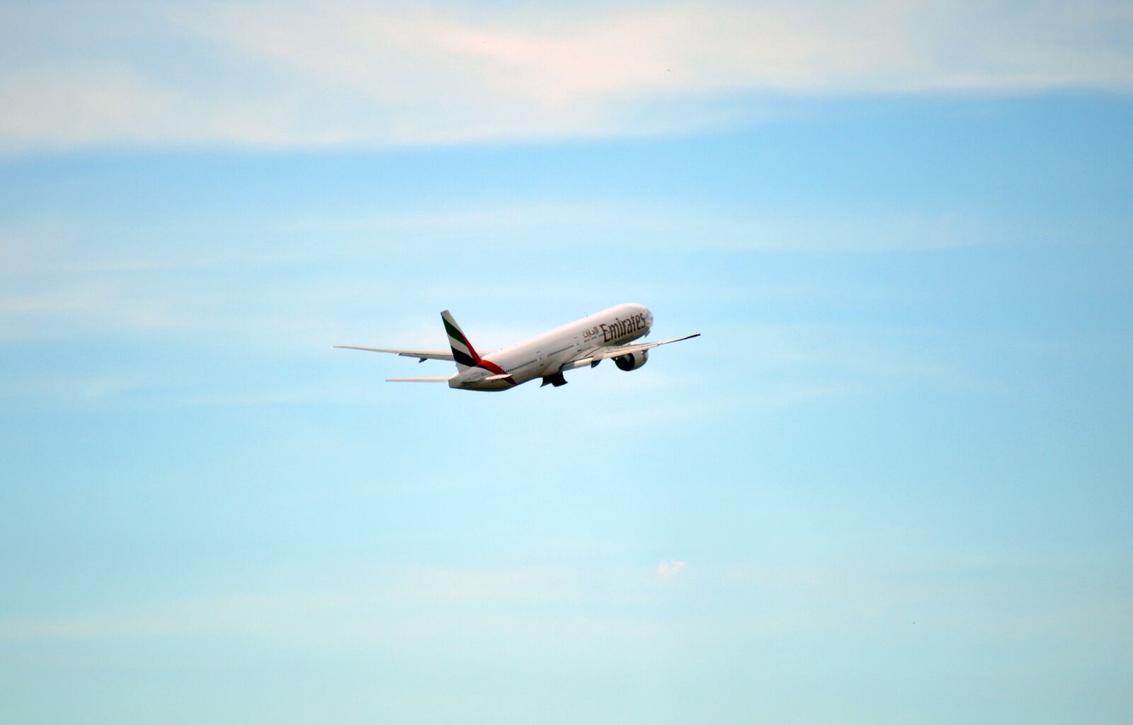 Nikon D3200 sample photo. Uae, emirates, flight photography