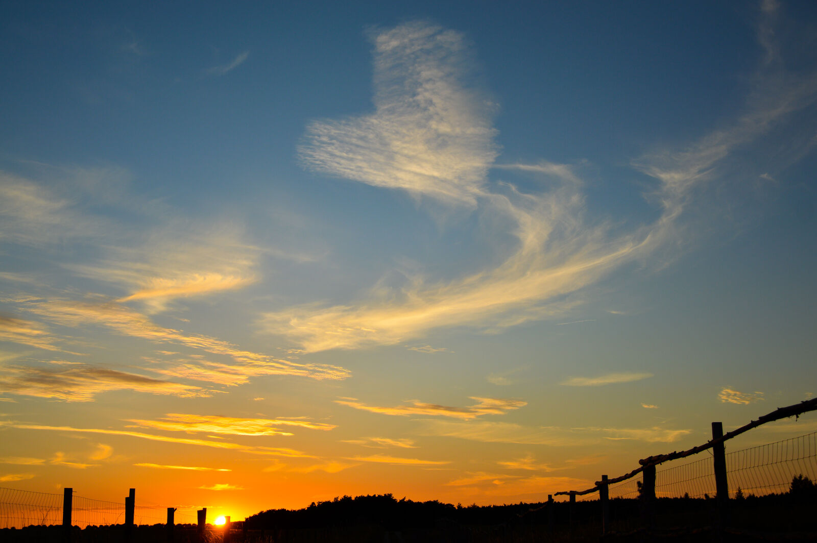 Nikon D3200 sample photo. Clouds, love, sunset photography