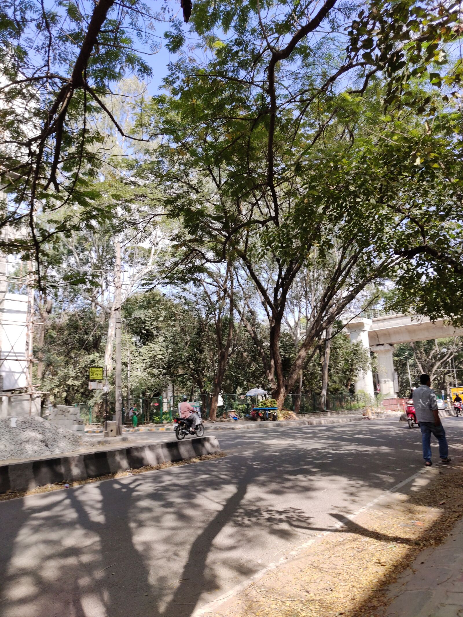 Xiaomi Redmi Note 7 Pro sample photo. Nature view, road, shadow photography
