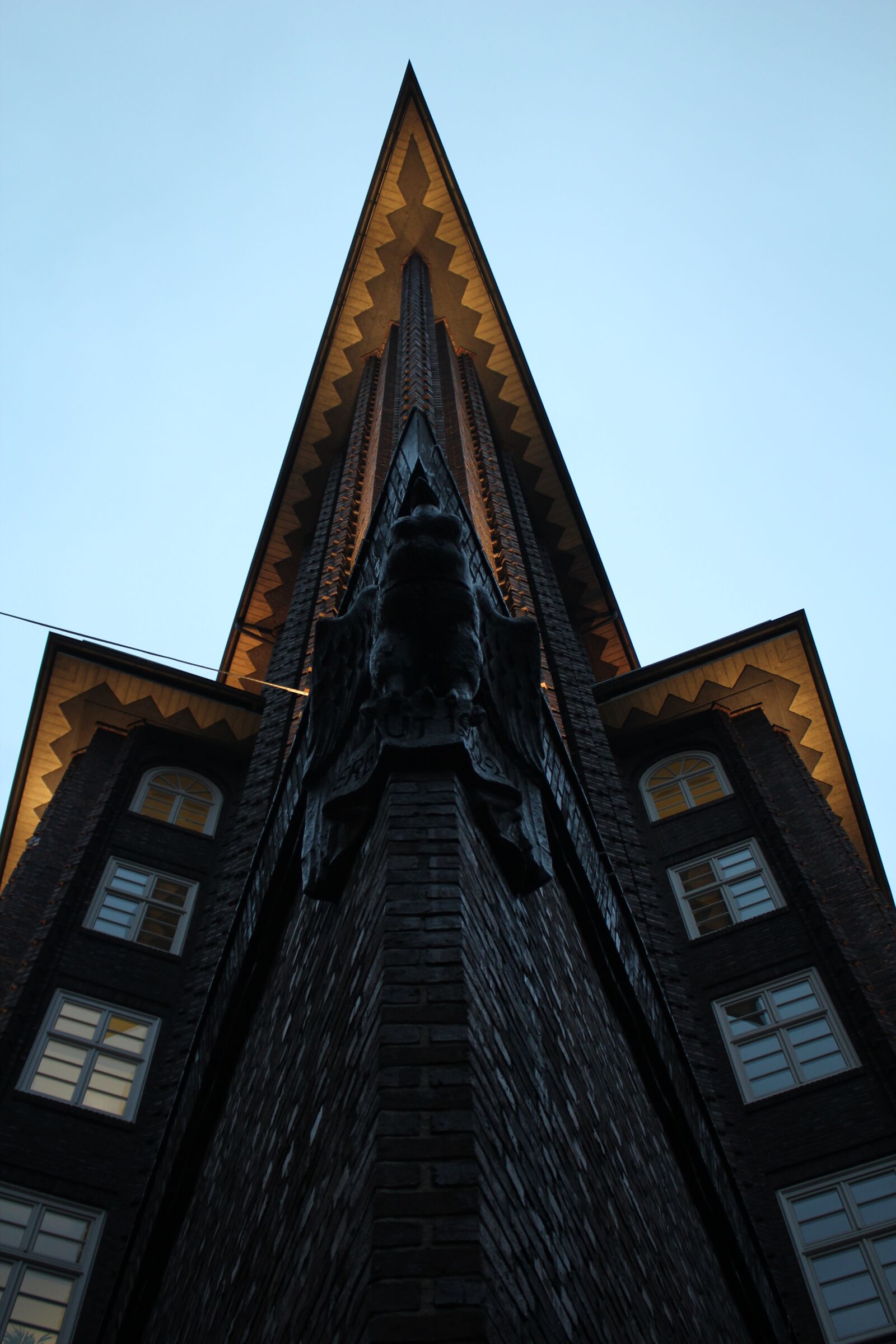 Canon EOS 600D (Rebel EOS T3i / EOS Kiss X5) sample photo. Hamburg, building, great photography