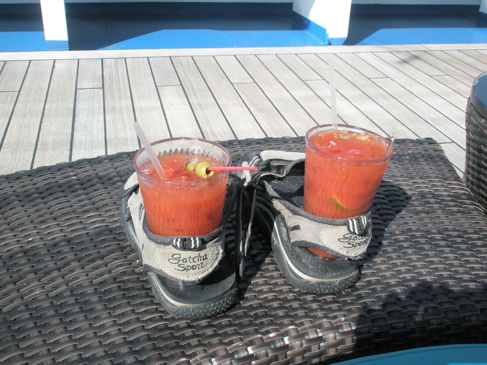 Olympus u820,S820 sample photo. Cruise, travel, drink photography