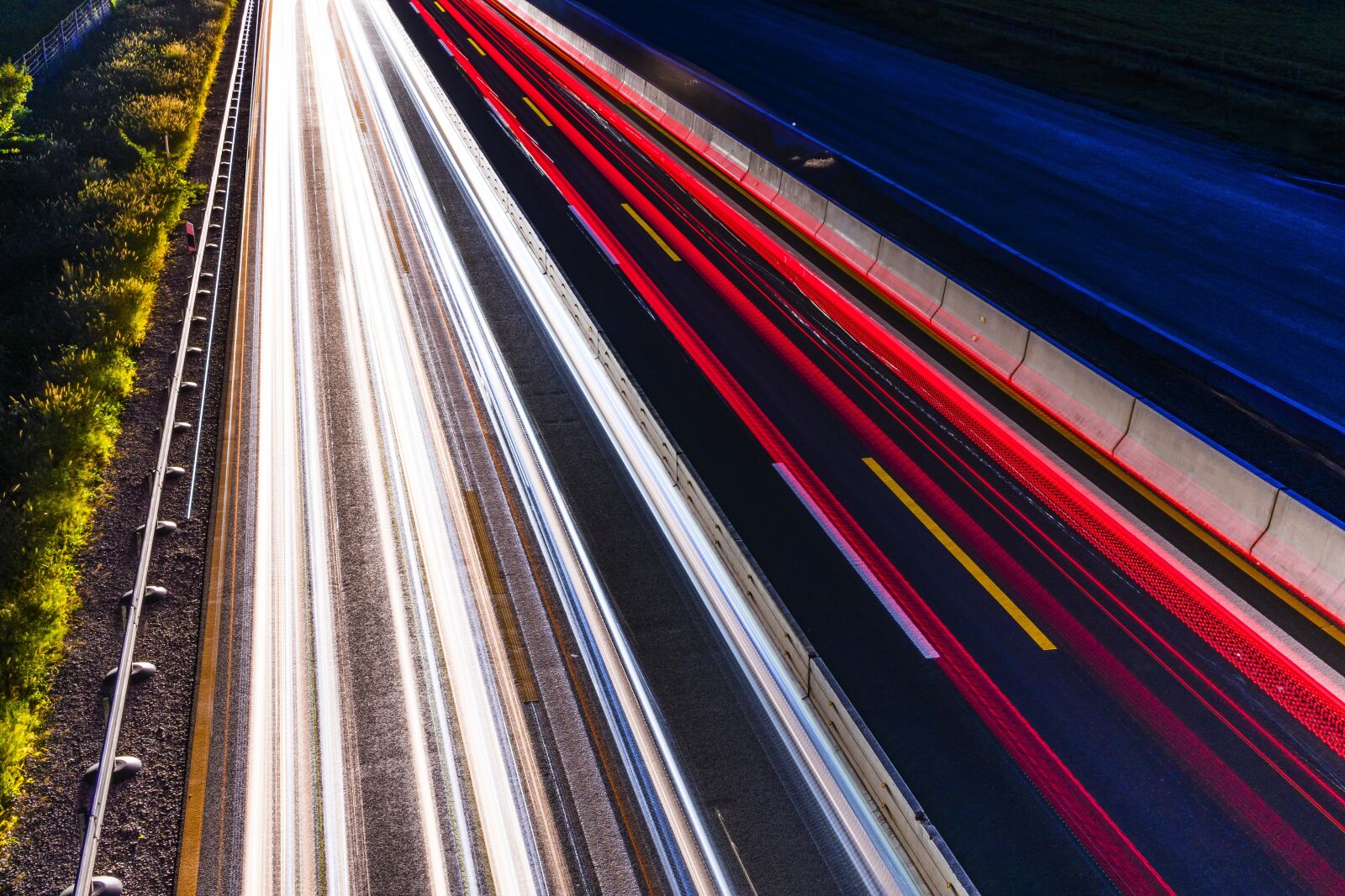 Sony a6300 + Sigma 30mm F2.8 EX DN sample photo. Highway, light traces, long photography