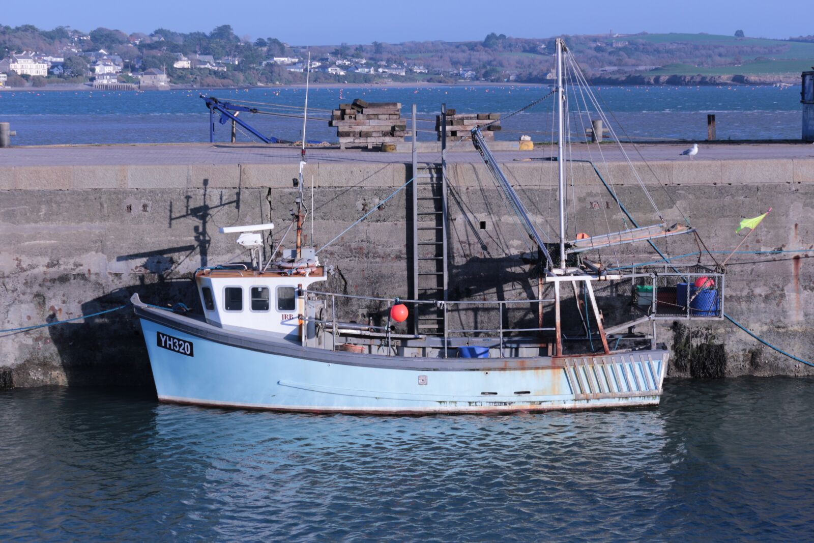 Canon EOS 700D (EOS Rebel T5i / EOS Kiss X7i) + Canon EF-S 18-55mm F3.5-5.6 III sample photo. Padstow, cornwall, cornish holiday photography
