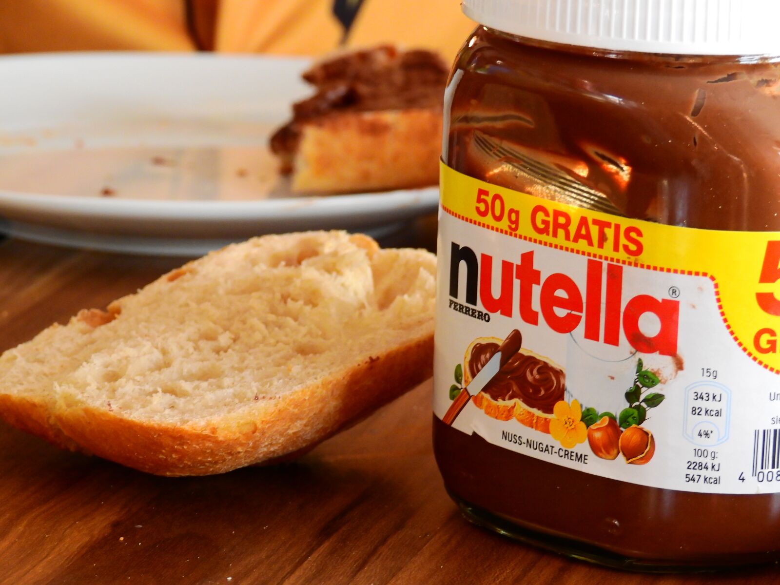 Nikon Coolpix P900 sample photo. Nutella, chocolate, delicious photography