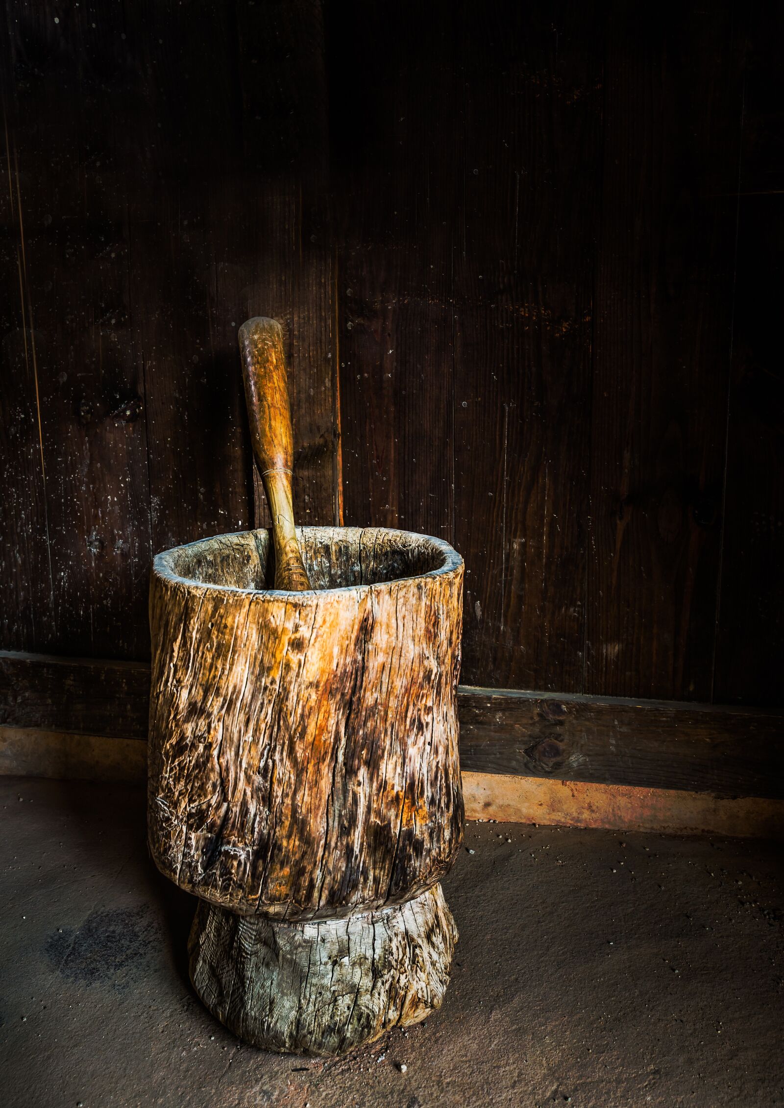 Canon EF 24-70mm F2.8L II USM sample photo. Rice mortar, belongings, history photography