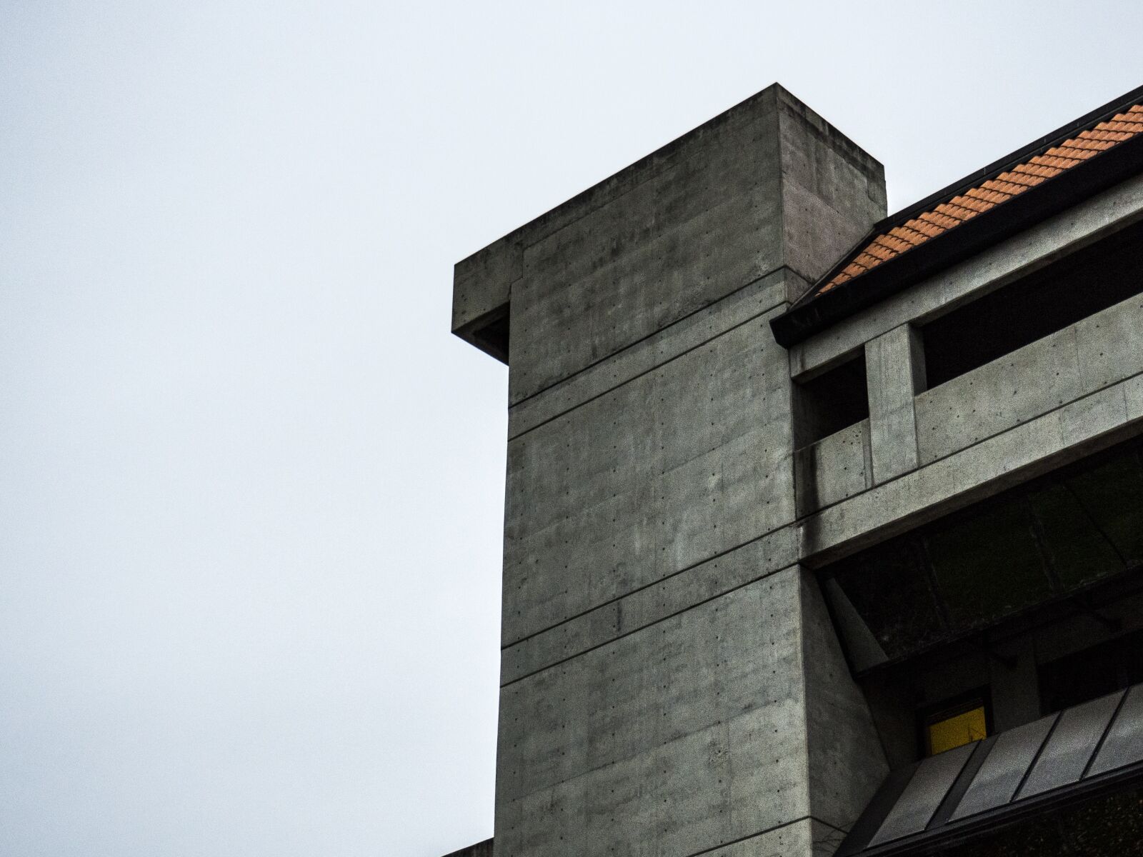 Olympus OM-D E-M10 II sample photo. Bold, building, cold photography