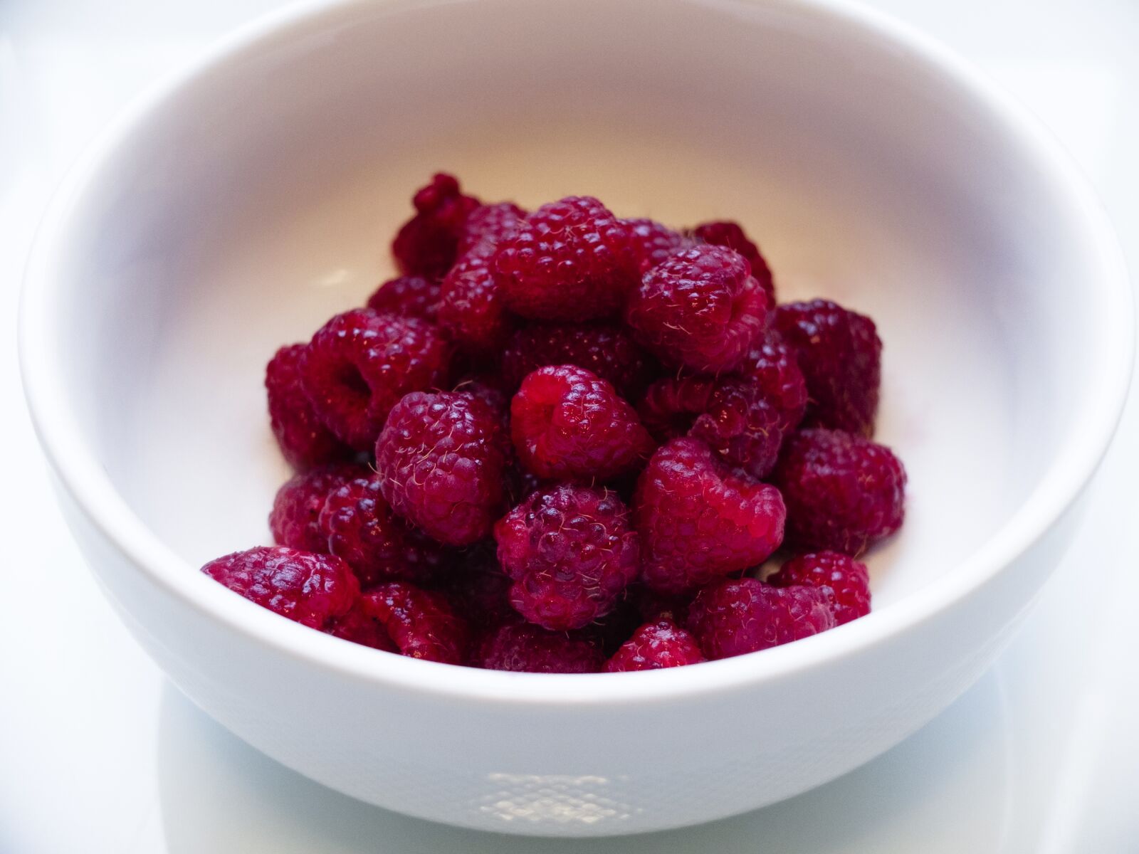 Fujifilm X30 sample photo. Raspberry, berry, food photography