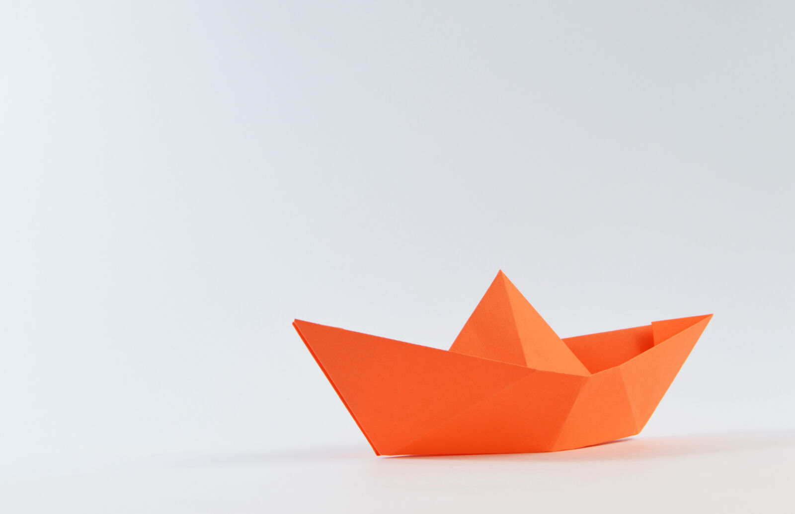 Nikon D3200 sample photo. Boat, ship, sailboat, paper photography