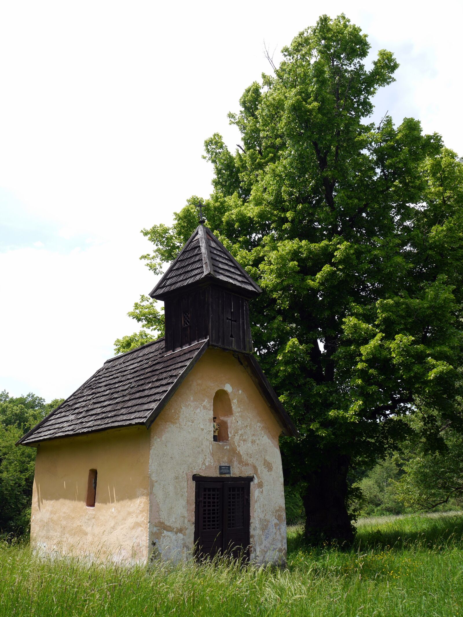 Panasonic Lumix DMC-G6 sample photo. Chapel, tree, grass photography