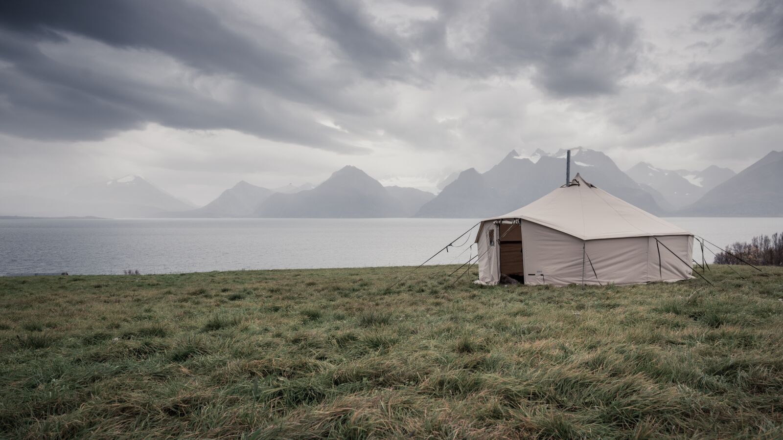 Nikon D800 sample photo. Tent, trip tent, clouds photography