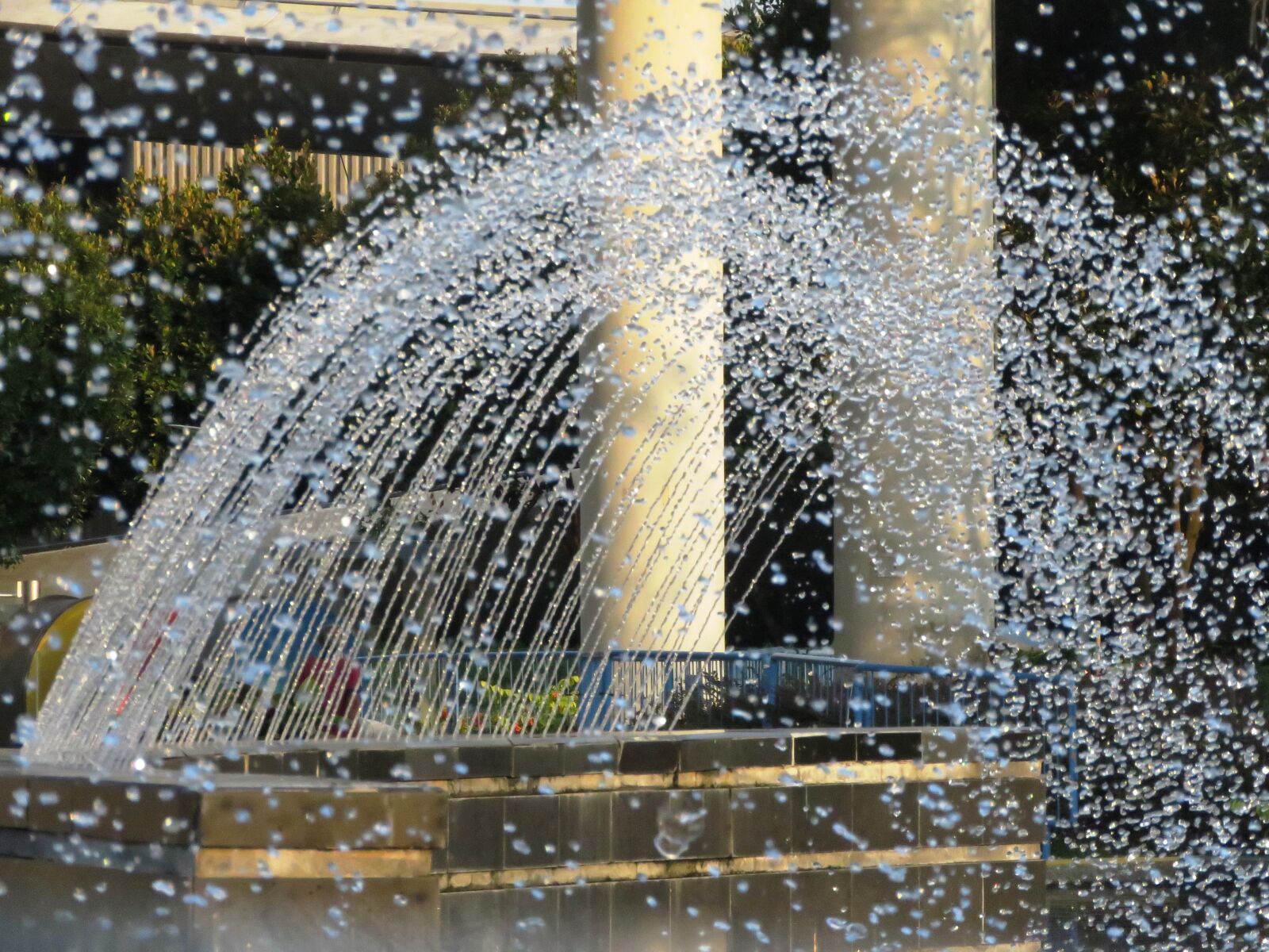 Canon PowerShot SX60 HS sample photo. Water spray, water drops photography