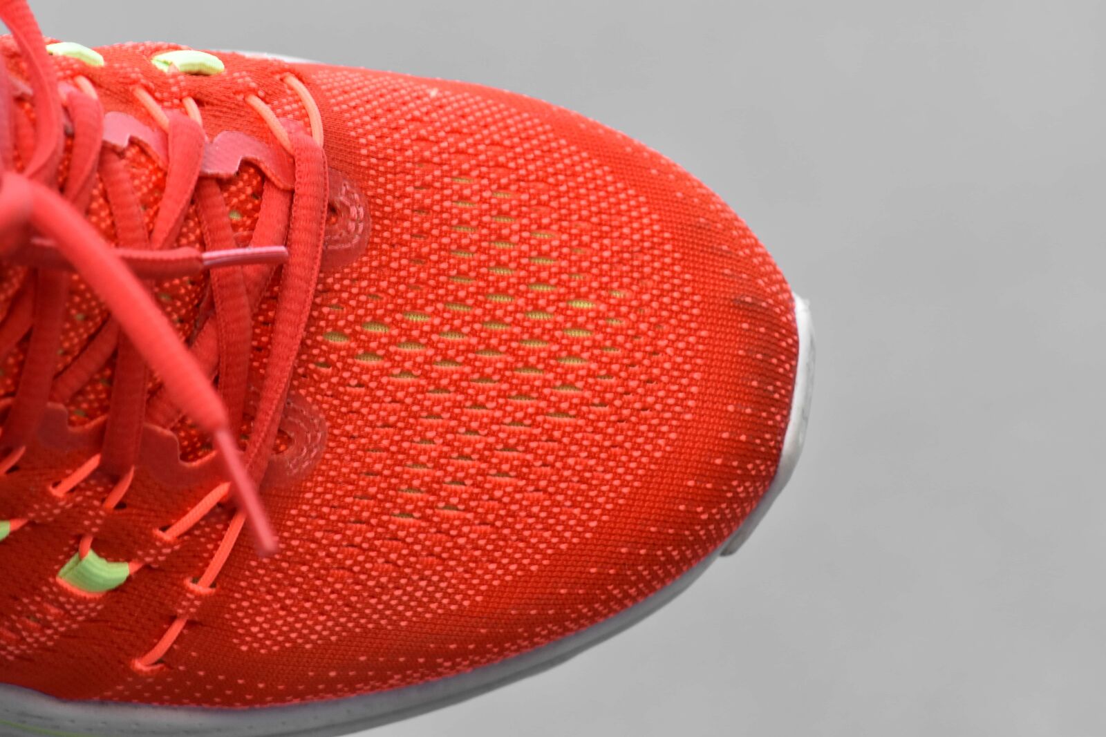 Nikon D5500 sample photo. Reddish, shoelace, sneakers, fashion photography
