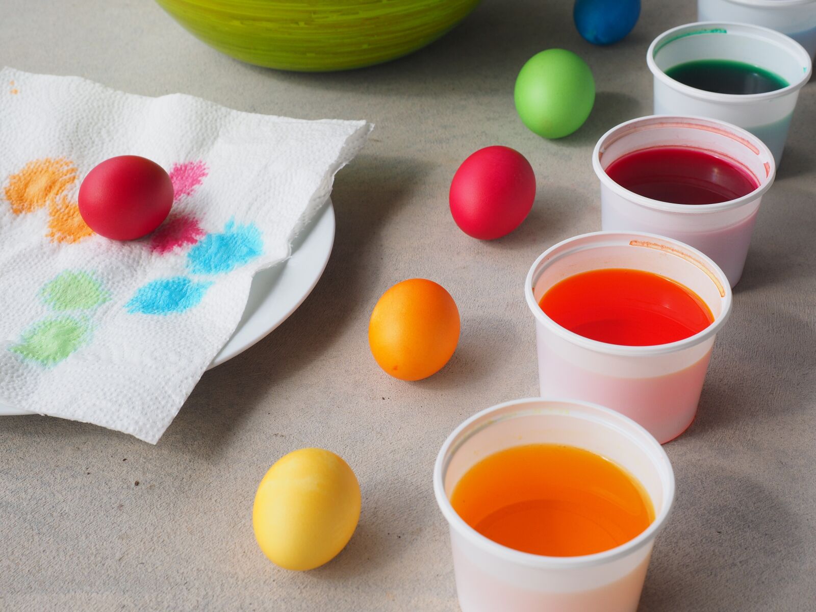 Olympus OM-D E-M1 + Olympus M.Zuiko Digital ED 12-40mm F2.8 Pro sample photo. Easter eggs, easter eggs photography