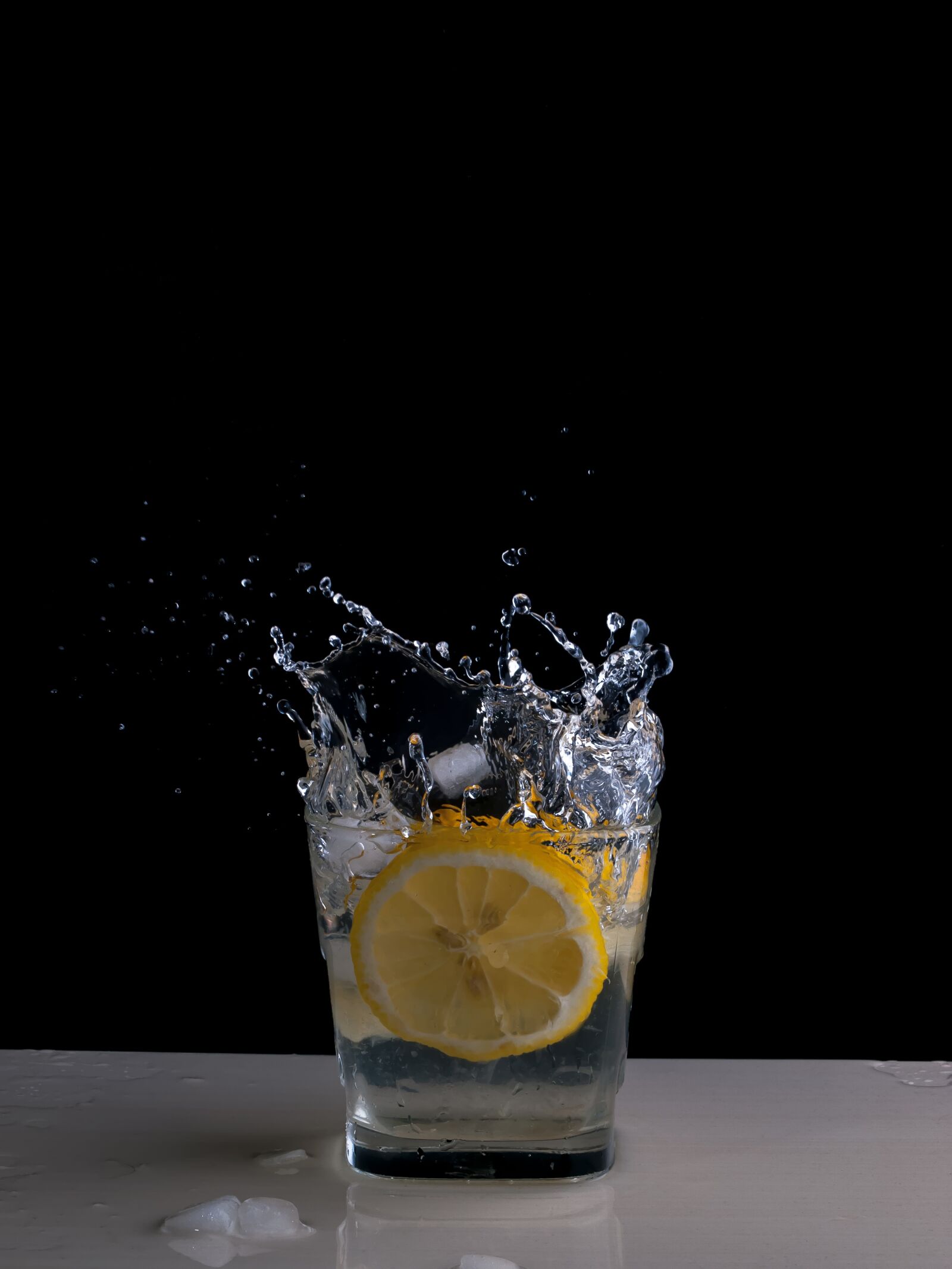 Olympus E-3 sample photo. Lemon, lemonade, splash photography