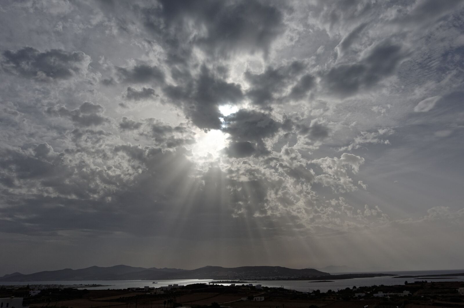 Pentax K-3 sample photo. Sunbeam, clouds, rays photography