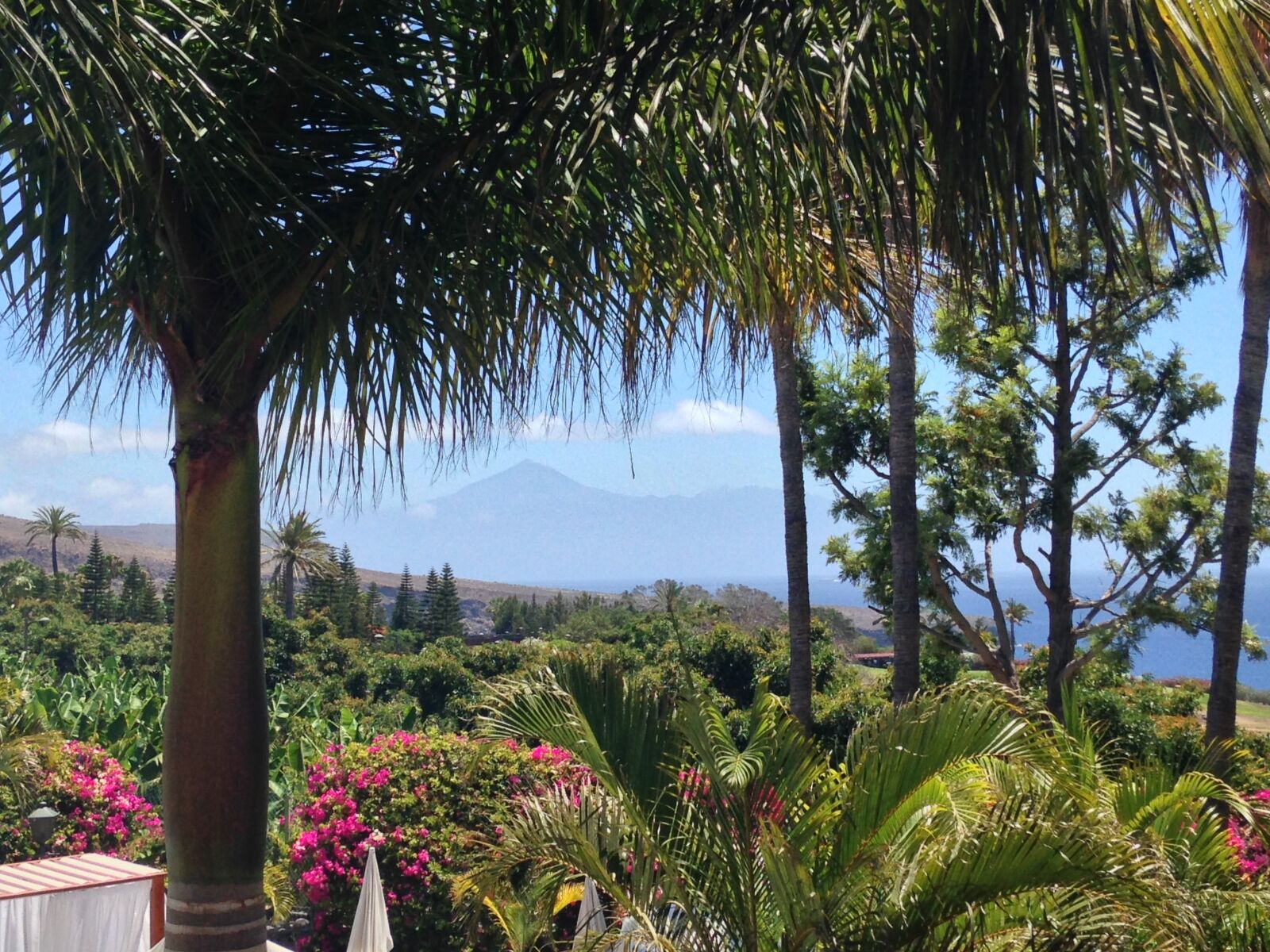 iPhone 5c back camera 4.12mm f/2.4 sample photo. Blue, sky, mount, teide photography