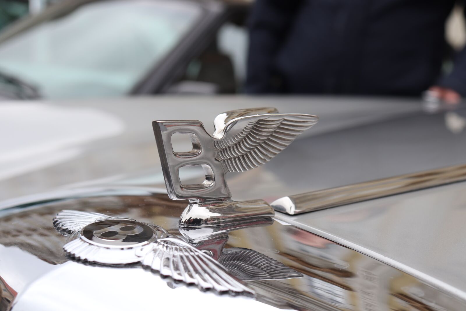 Canon EOS 200D (EOS Rebel SL2 / EOS Kiss X9) sample photo. Bentley logo, car, bentley photography