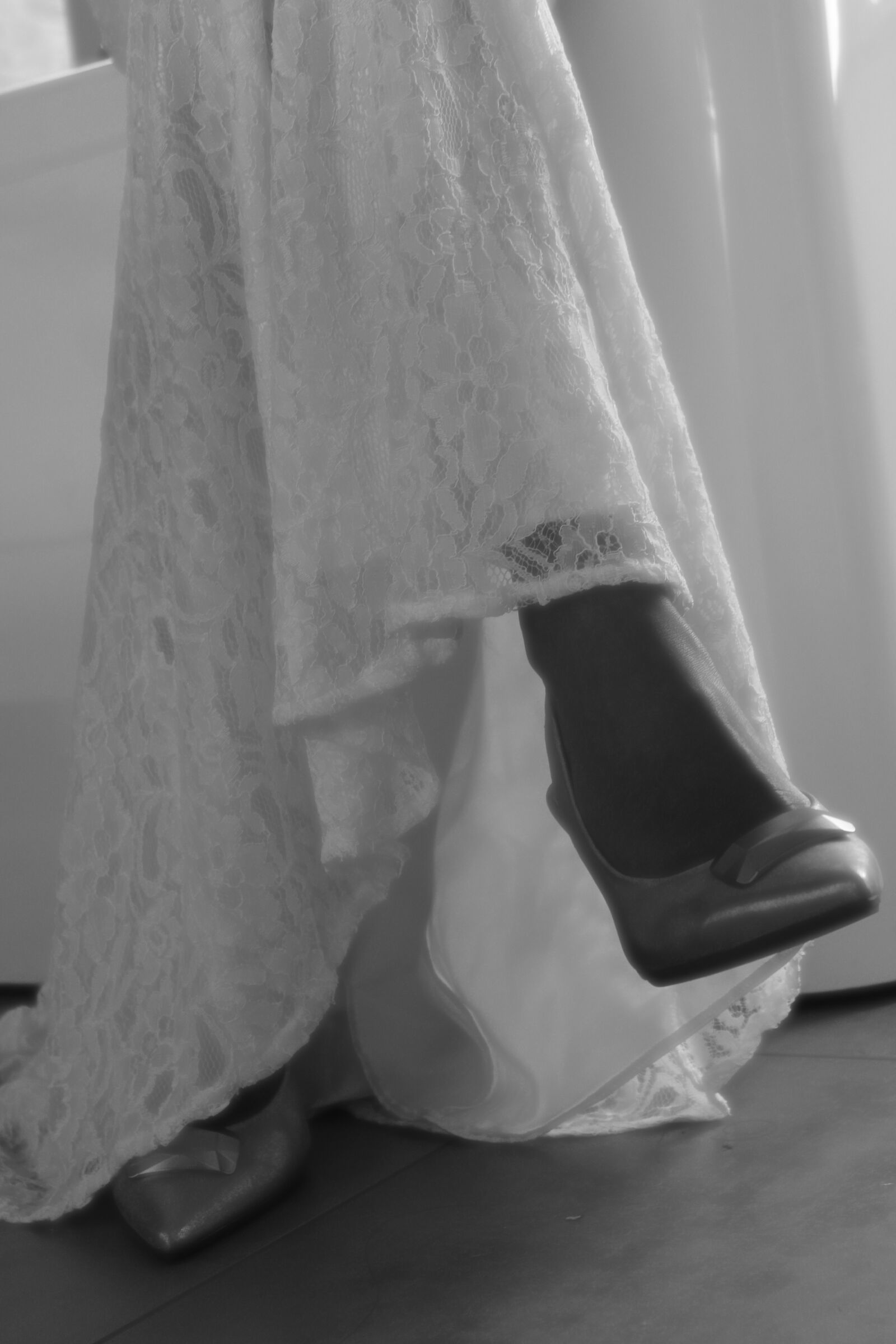 Canon EOS 1200D (EOS Rebel T5 / EOS Kiss X70 / EOS Hi) sample photo. Wedding, lace, shoe photography