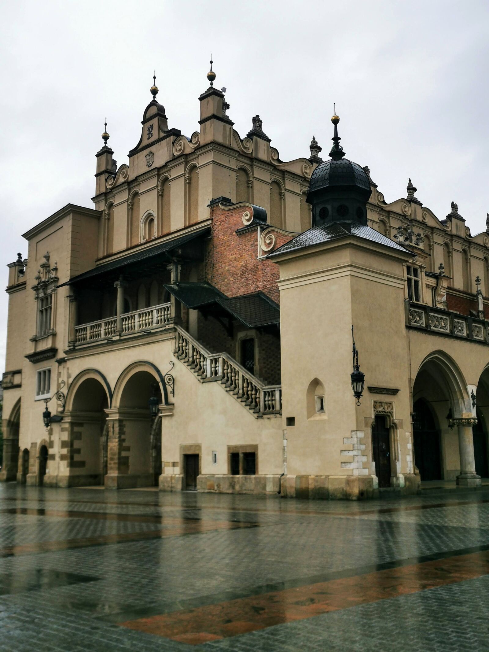 HUAWEI P30 Pro sample photo. Town hall, cracow, poland photography