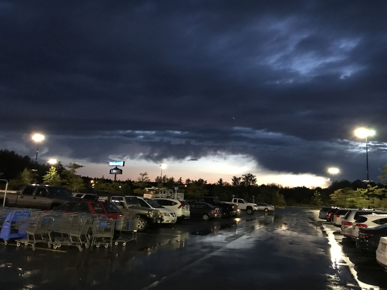iPhone 7 back camera 3.99mm f/1.8 sample photo. Stormy photography