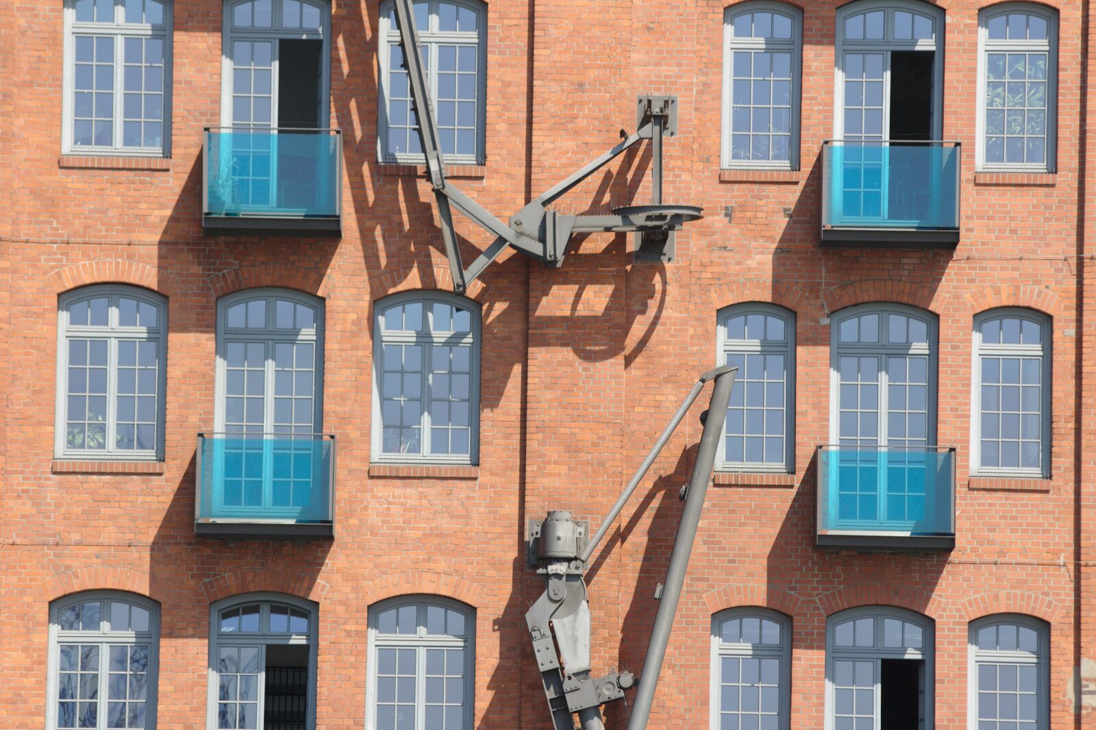 Canon EOS 1200D (EOS Rebel T5 / EOS Kiss X70 / EOS Hi) sample photo. Hamburg, building, city photography