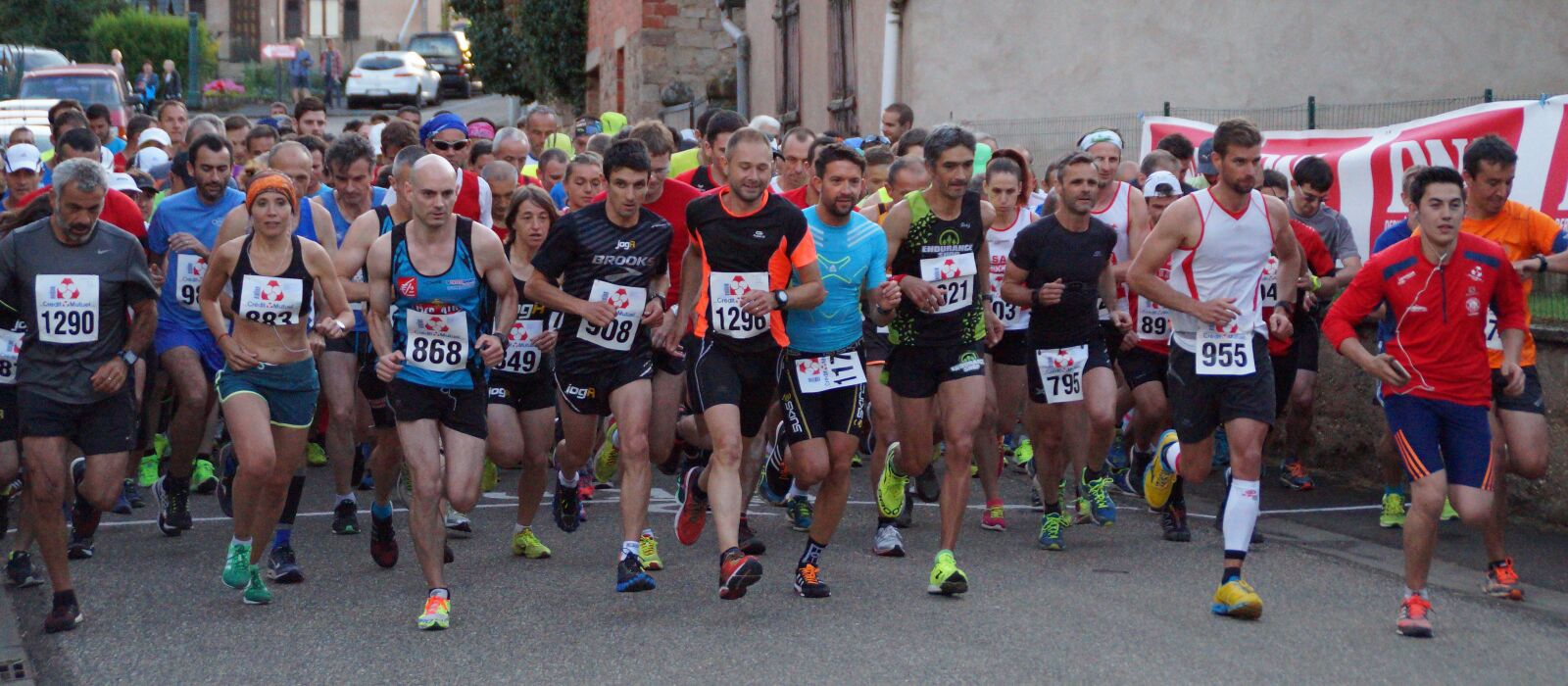 Sony DT 18-200mm F3.5-6.3 sample photo. Marathon, foot race, sport photography