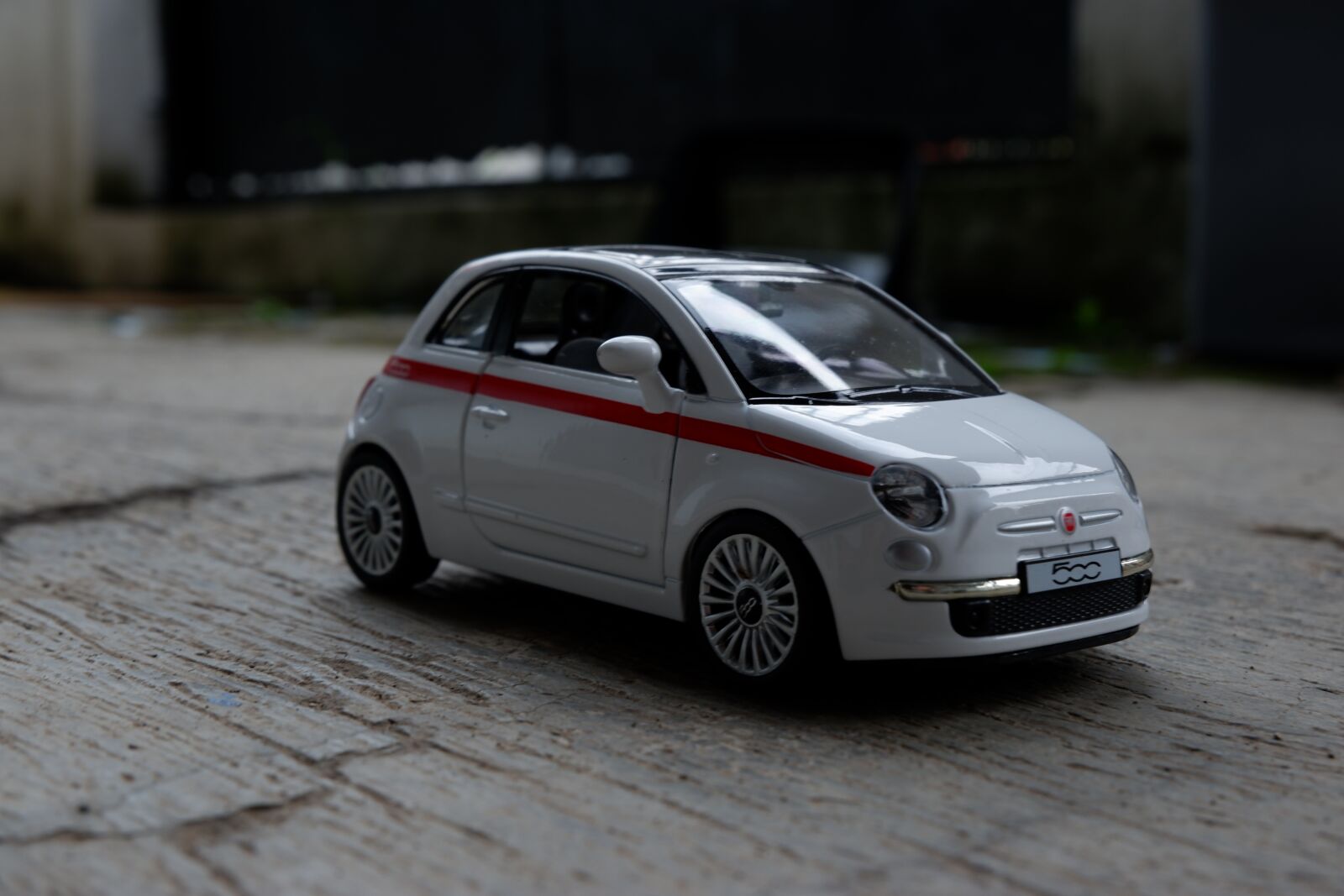 Fujifilm X-A3 + Fujifilm XC 16-50mm F3.5-5.6 OIS II sample photo. Car, toy, white photography