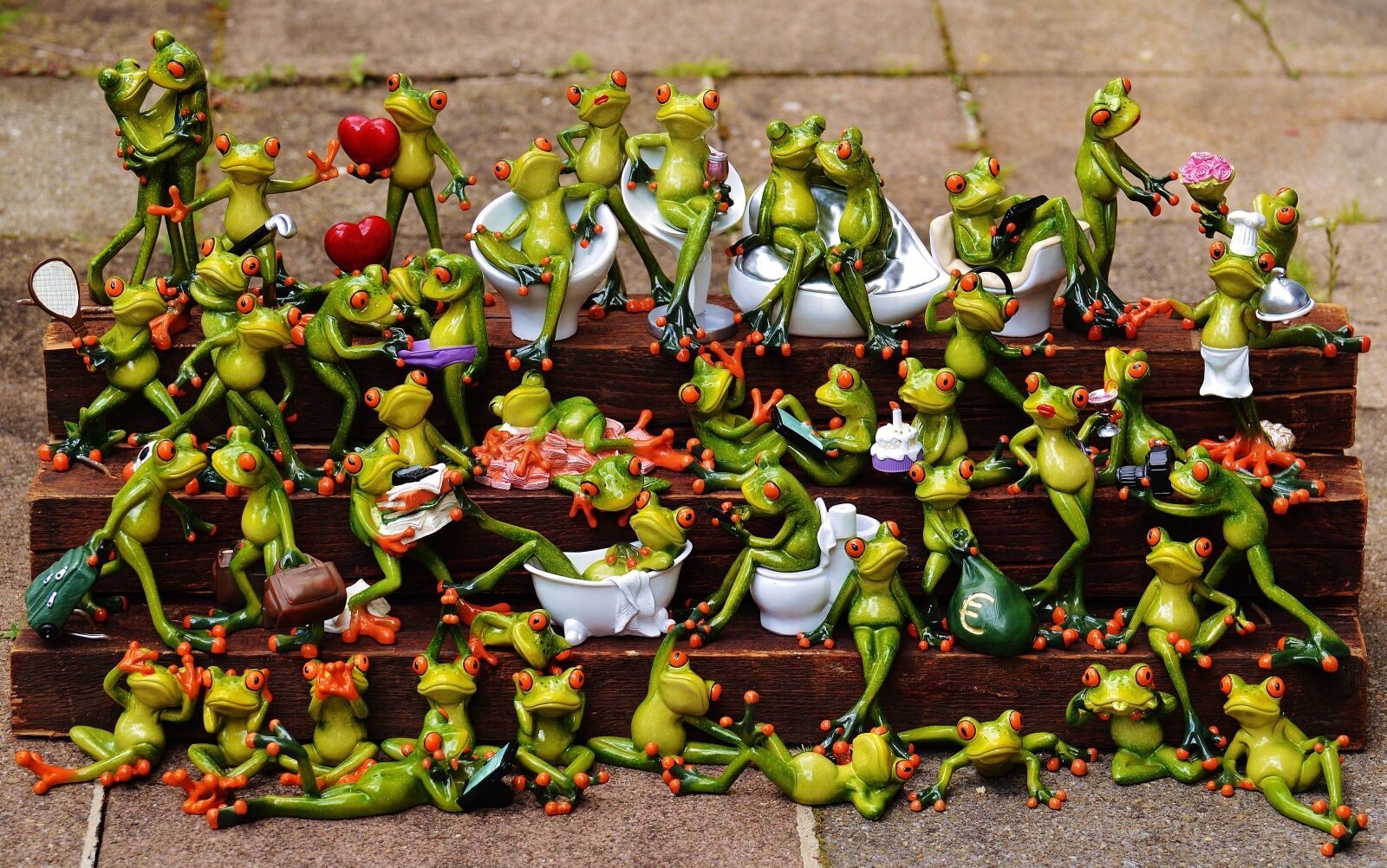 Nikon D3200 sample photo. Frogs, many, frog assembly photography