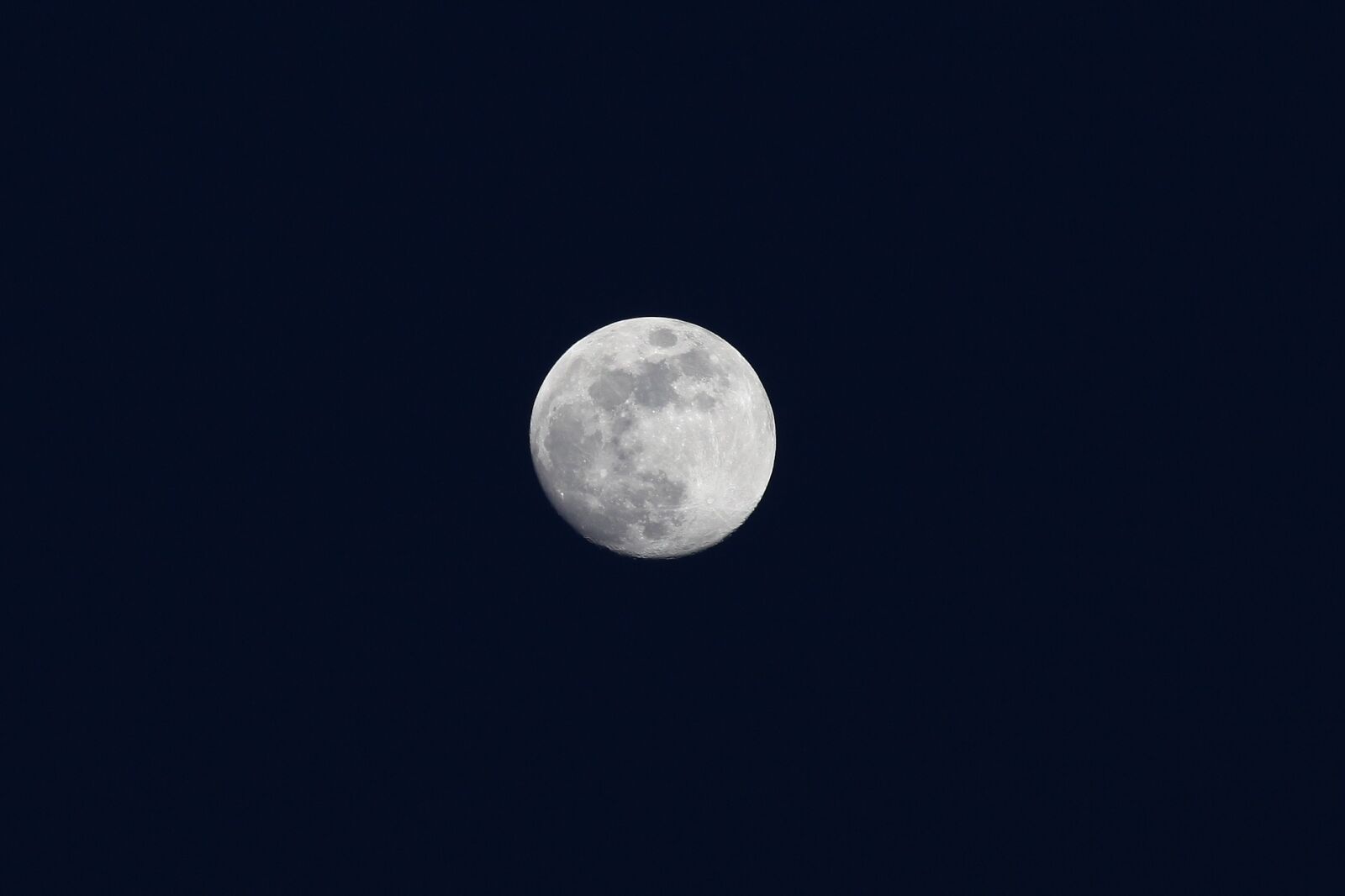 Canon EOS 5D Mark II sample photo. Moon, full moon, clear photography