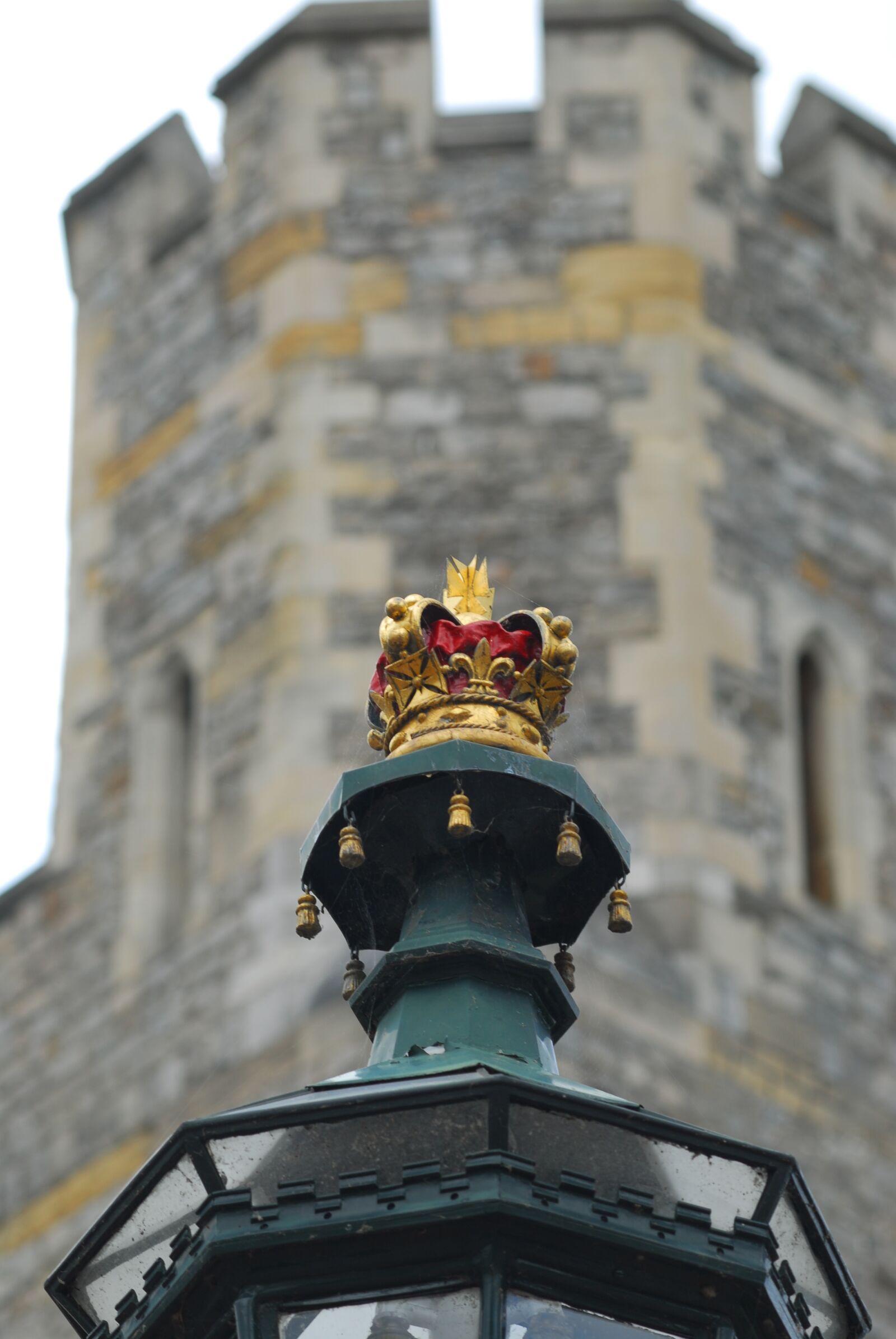 Nikon D200 sample photo. Windsor castle, lamp, crown photography