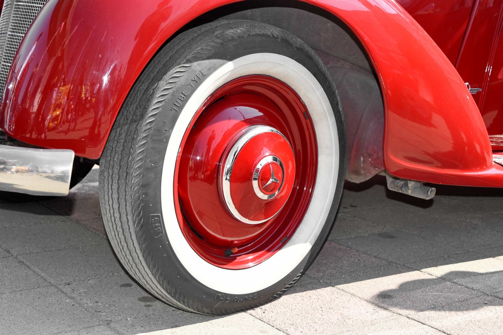 Nikon D5500 sample photo. Expensive, garage, car, automobile photography