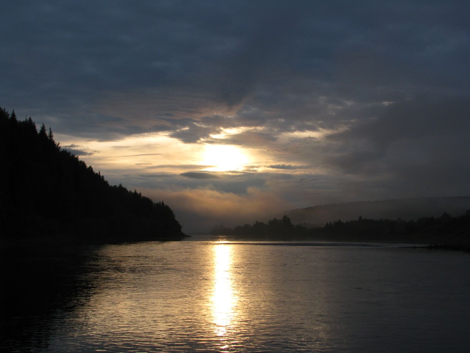 Canon POWERSHOT S5 IS sample photo. The evening sunset, clouds photography
