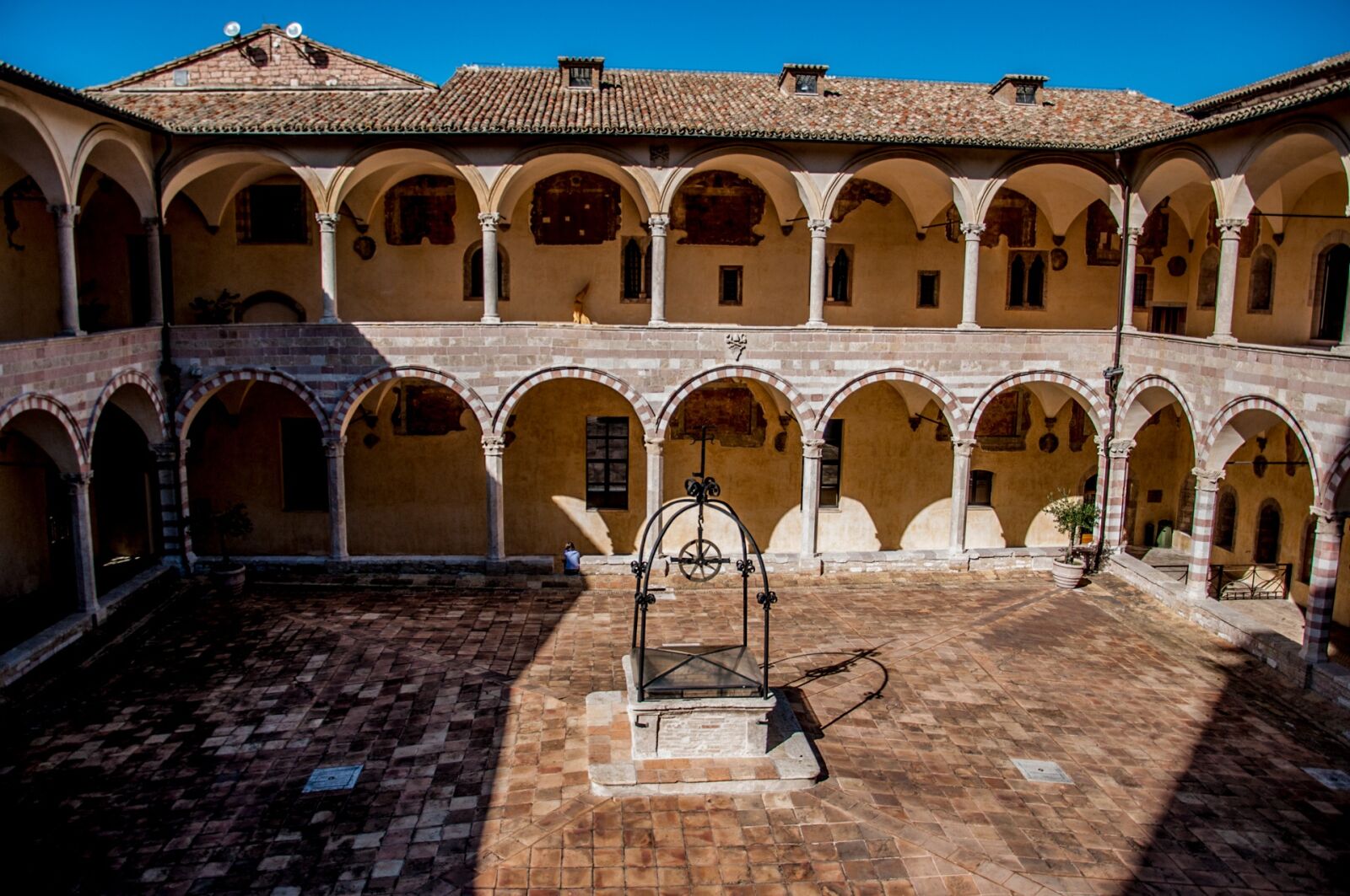 Nikon D90 sample photo. Assisi, umbria, cloister photography