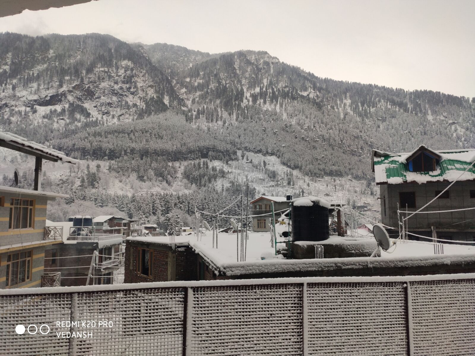 Xiaomi Redmi K20 Pro sample photo. Solang valley, snow, room photography