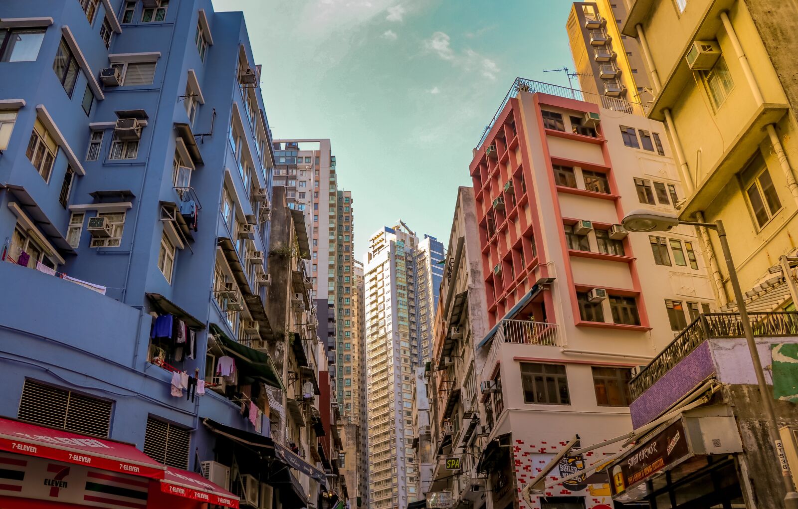 Canon EF-S 18-135mm F3.5-5.6 IS USM sample photo. Hong kong, city, building photography