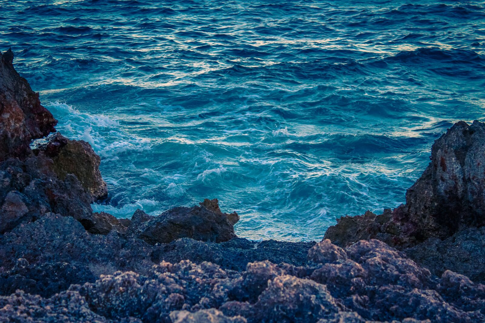 Canon EOS 100D (EOS Rebel SL1 / EOS Kiss X7) sample photo. Sea, rocks, coast photography