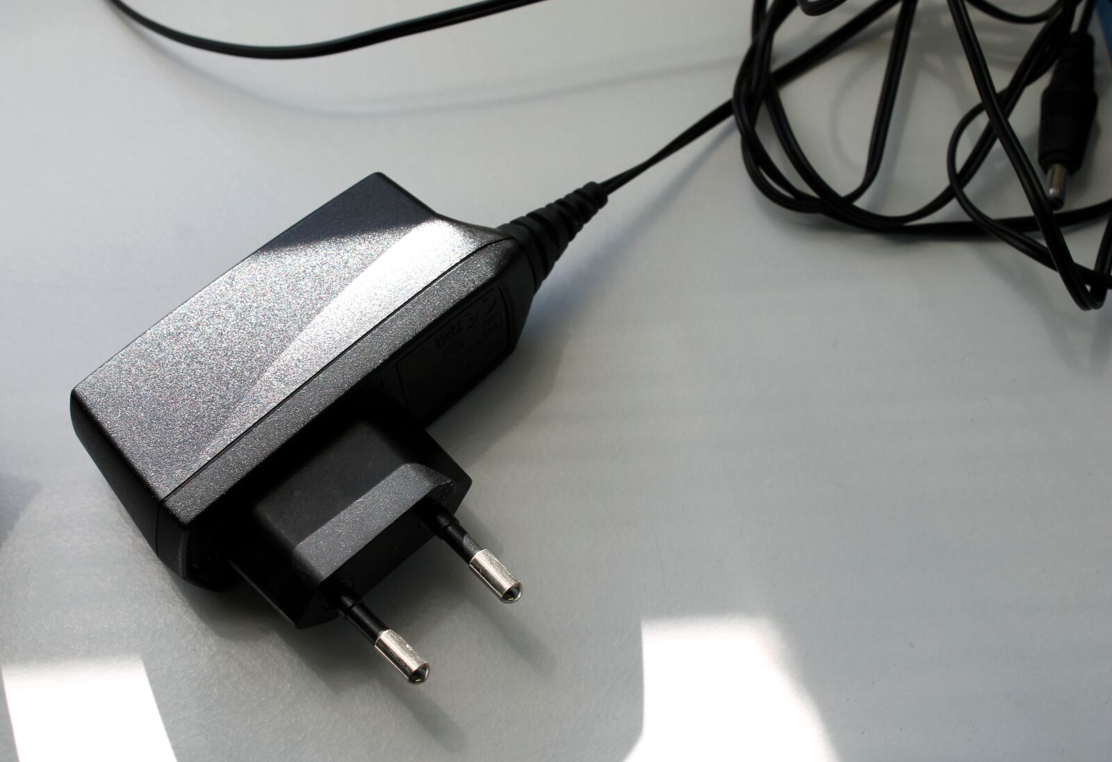 Canon EOS 1100D (EOS Rebel T3 / EOS Kiss X50) sample photo. Charger, wire, technology photography