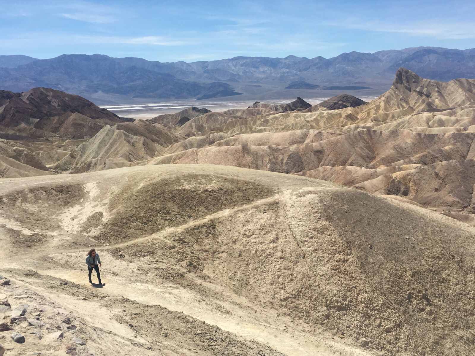 iPhone 6s back camera 4.15mm f/2.2 sample photo. Death valley, desert, heat photography