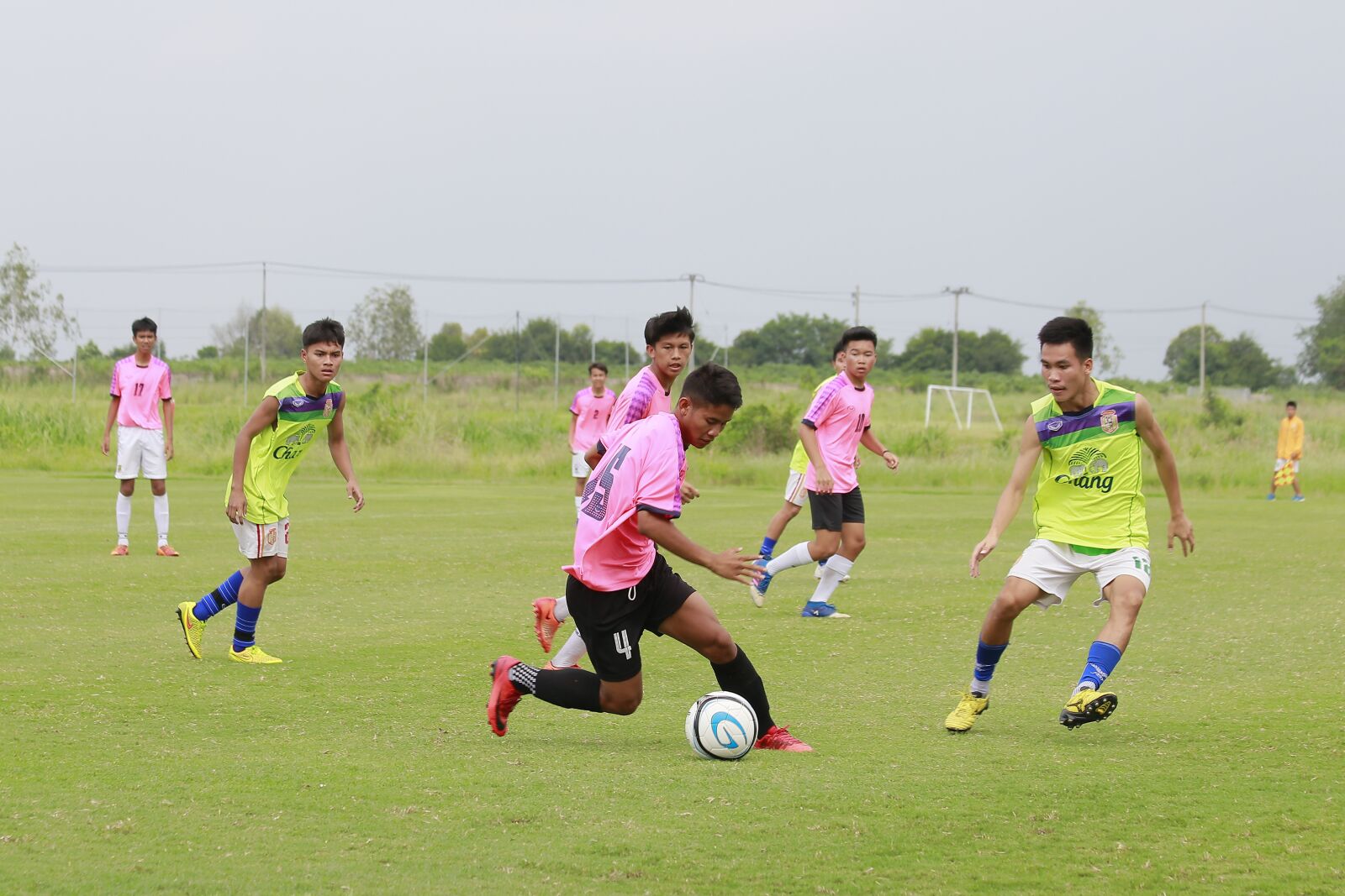 Canon EF 70-300mm F4-5.6 IS USM sample photo. Football field, summer, training photography