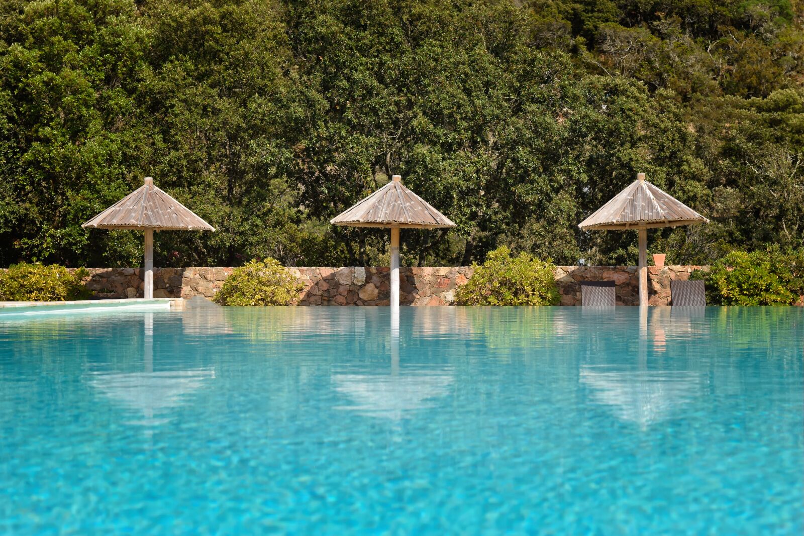 Nikon D3300 sample photo. Vacations, pool, parasol photography