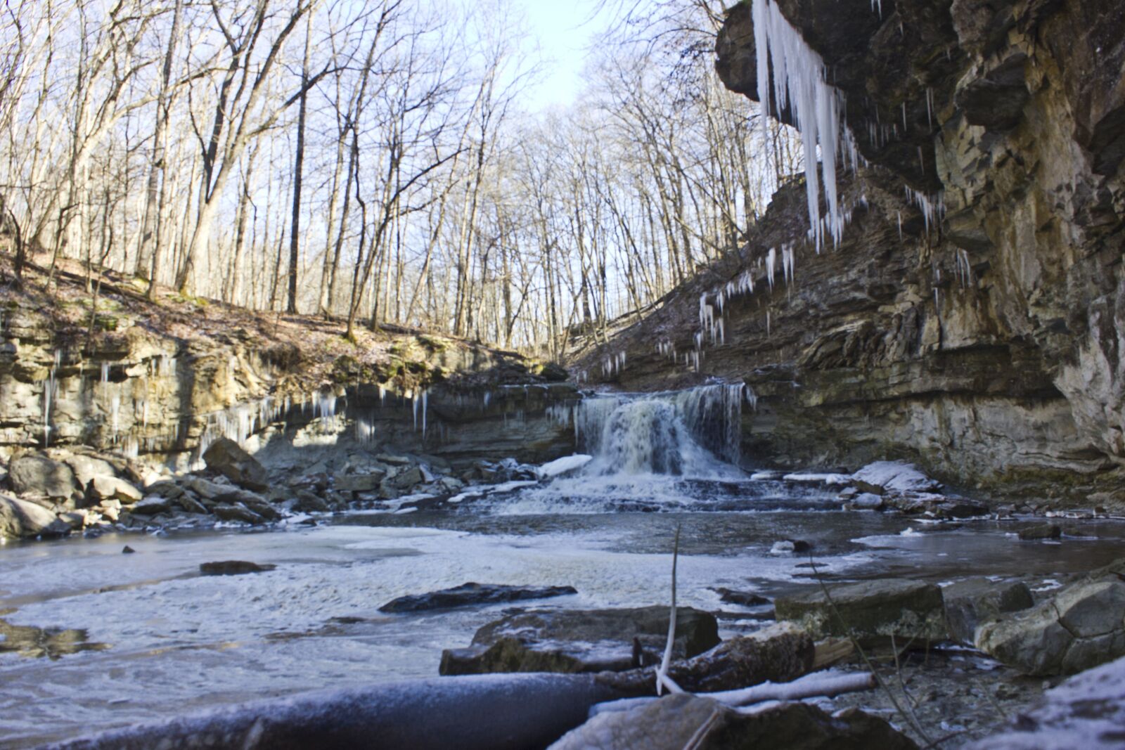 Canon EOS 550D (EOS Rebel T2i / EOS Kiss X4) sample photo. Waterfalls, winter, winter waterfall photography