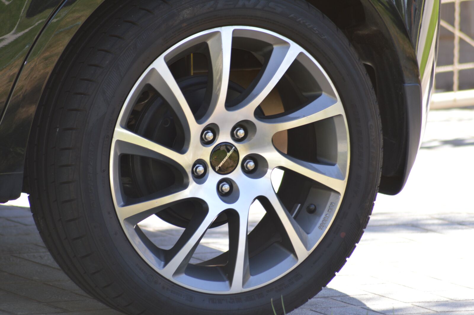 Nikon D3200 sample photo. Wheel, mag, rubber photography