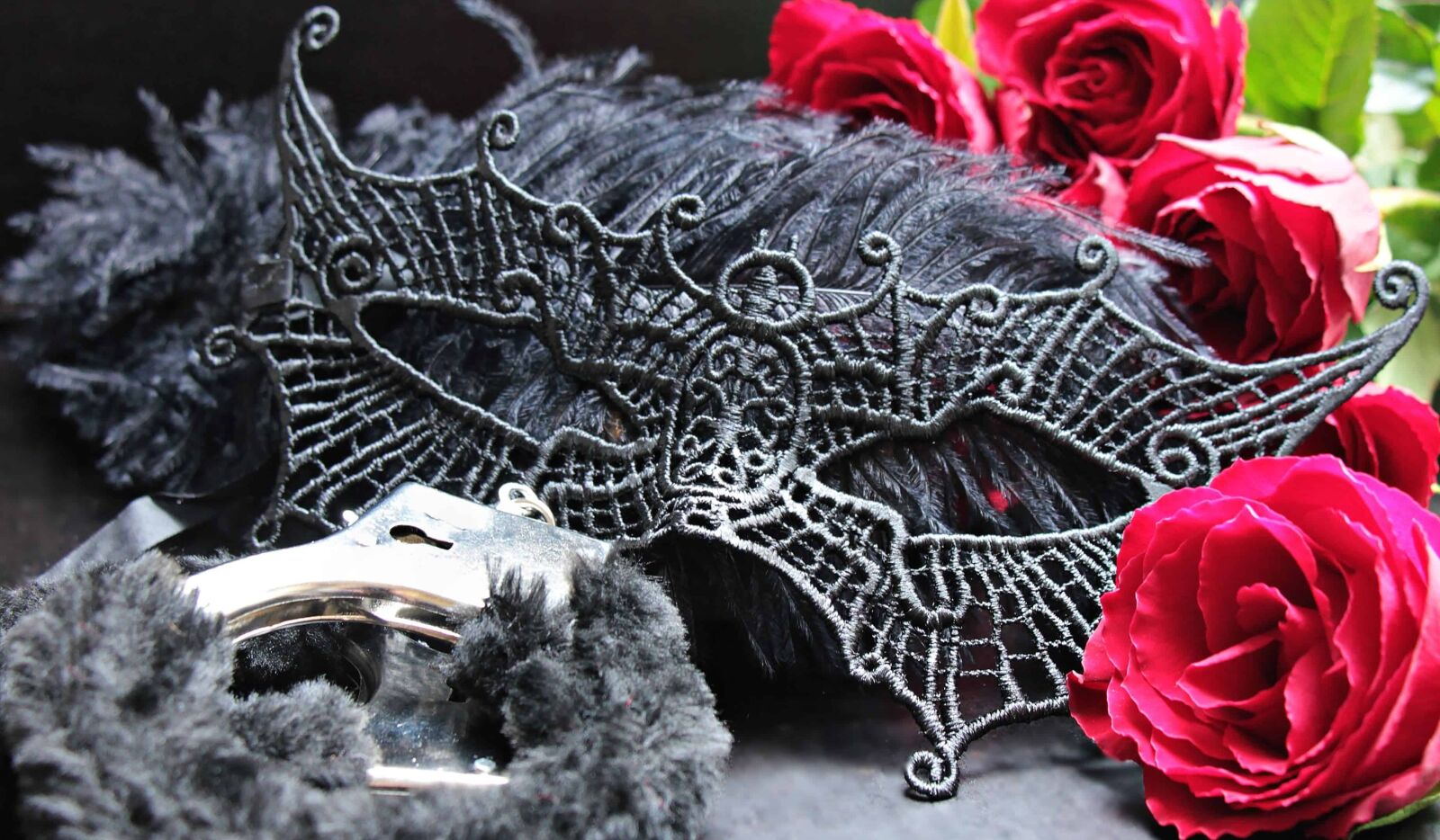 Canon EOS 550D (EOS Rebel T2i / EOS Kiss X4) sample photo. Flower, rose, mask, metal photography