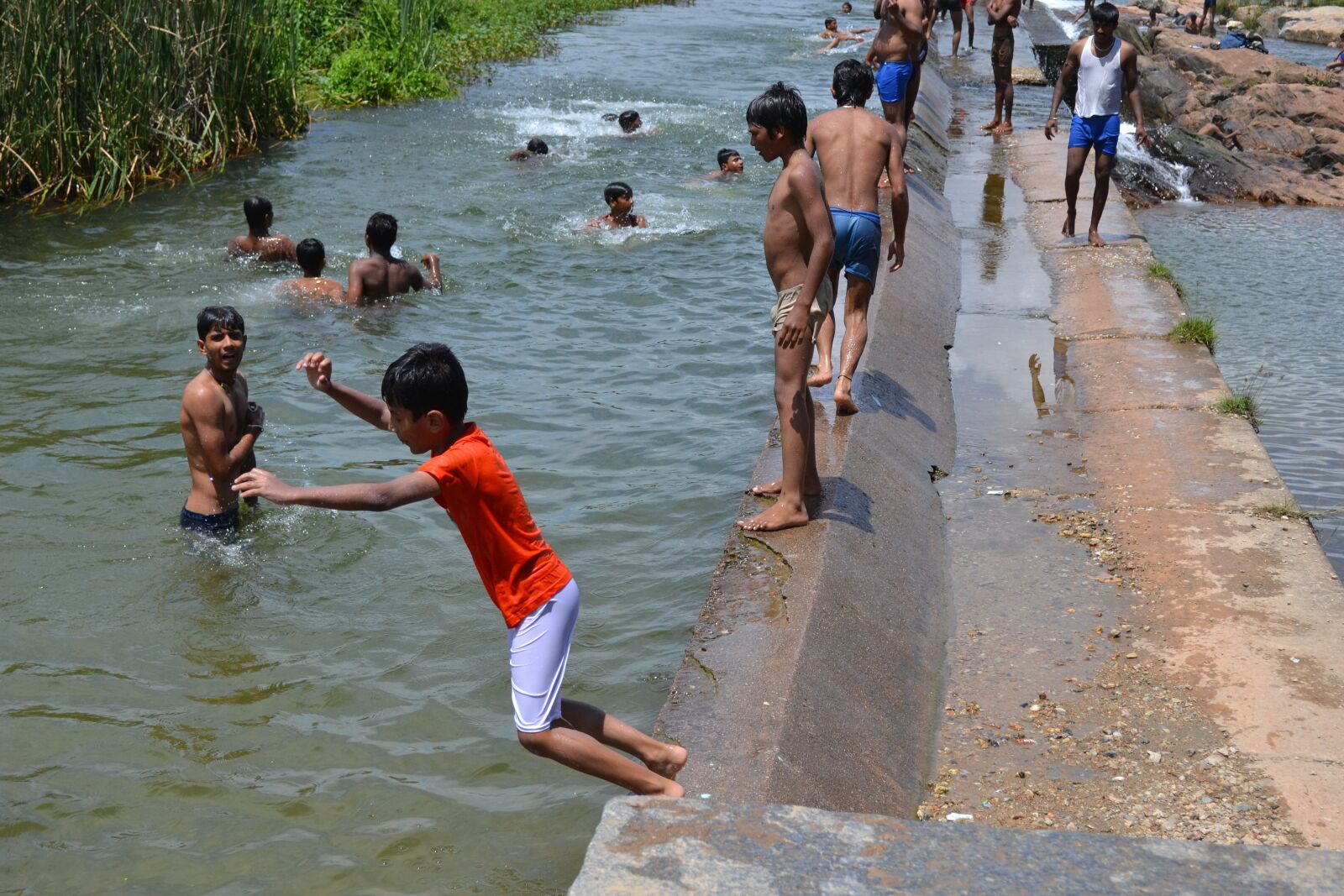 Nikon D3100 sample photo. Water, people, travel photography