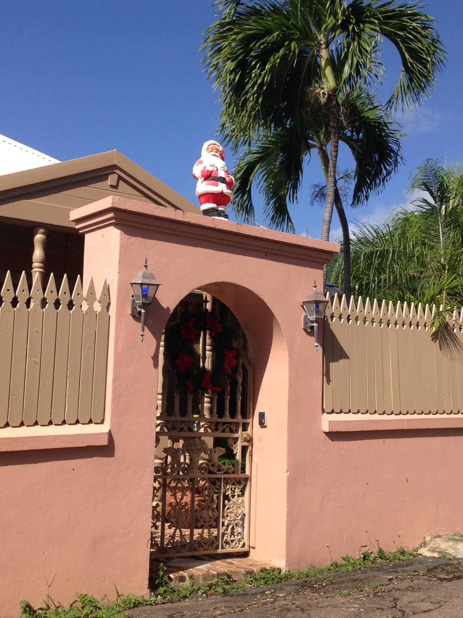 iPhone 5c back camera 4.12mm f/2.4 sample photo. Santa photography