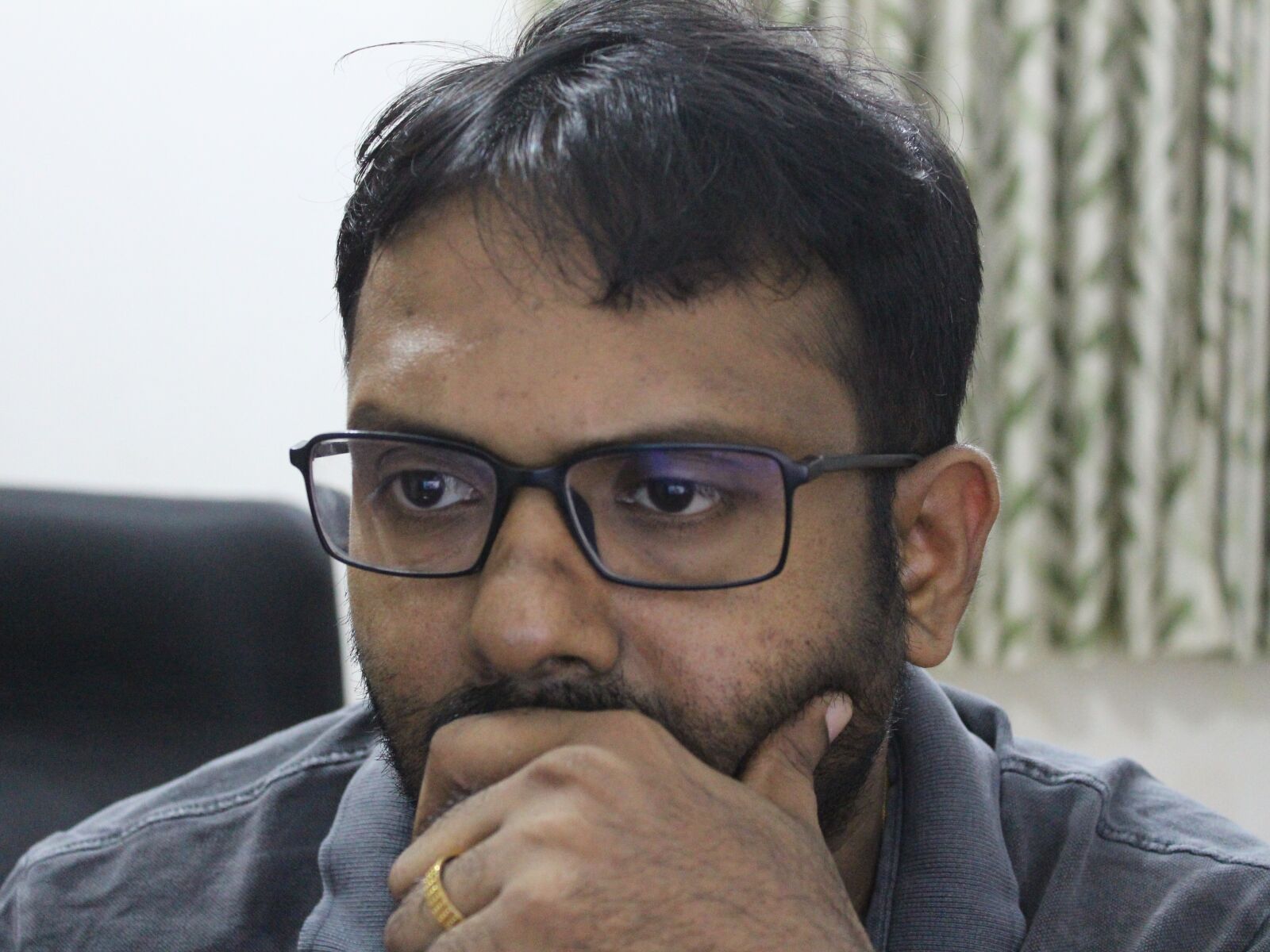 Canon EOS 700D (EOS Rebel T5i / EOS Kiss X7i) sample photo. Thinking, working, office photography