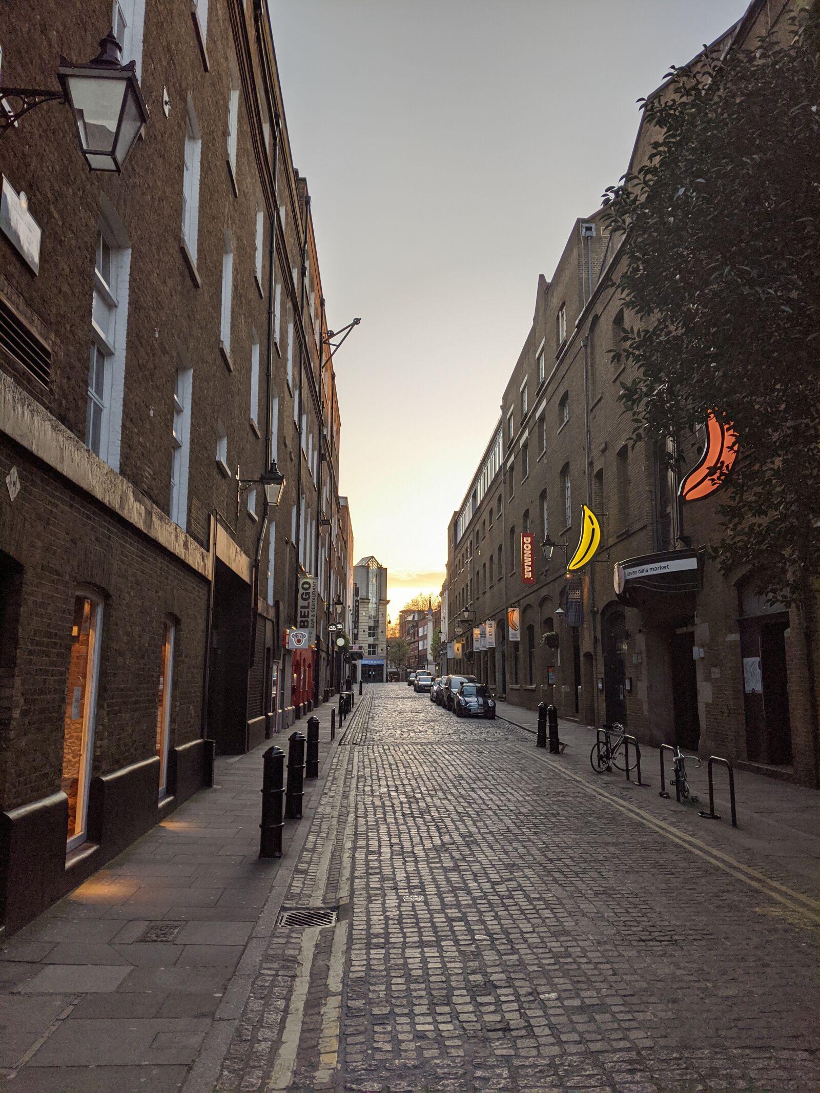 Google Pixel 3a sample photo. Lockdown, london, covent garden photography