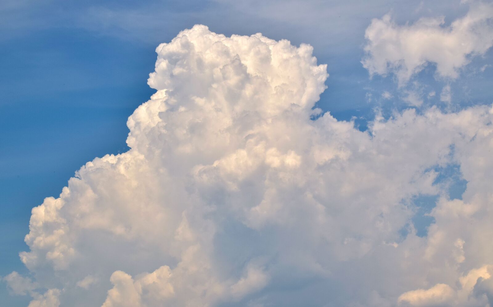 Nikon D5300 sample photo. Clouds, sky, blue photography
